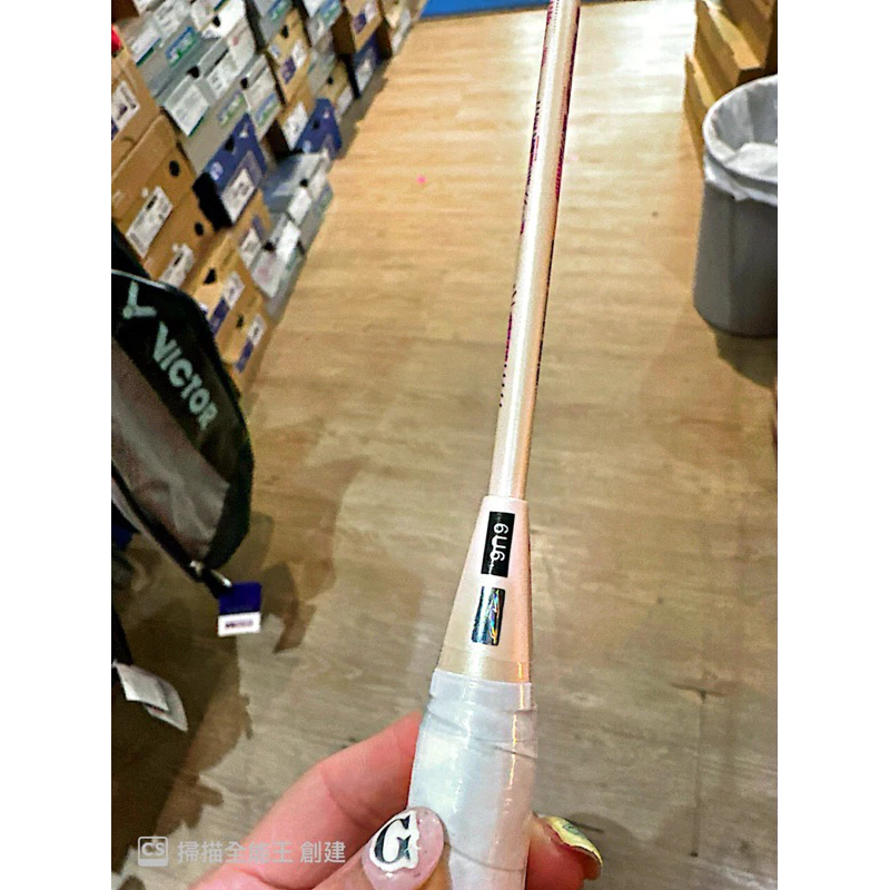 美津濃高顏值的女神拍 美津濃 2025. (73GTB52201)美津濃羽球拍 ~ 玫瑰金 就是要搭玲娜貝爾