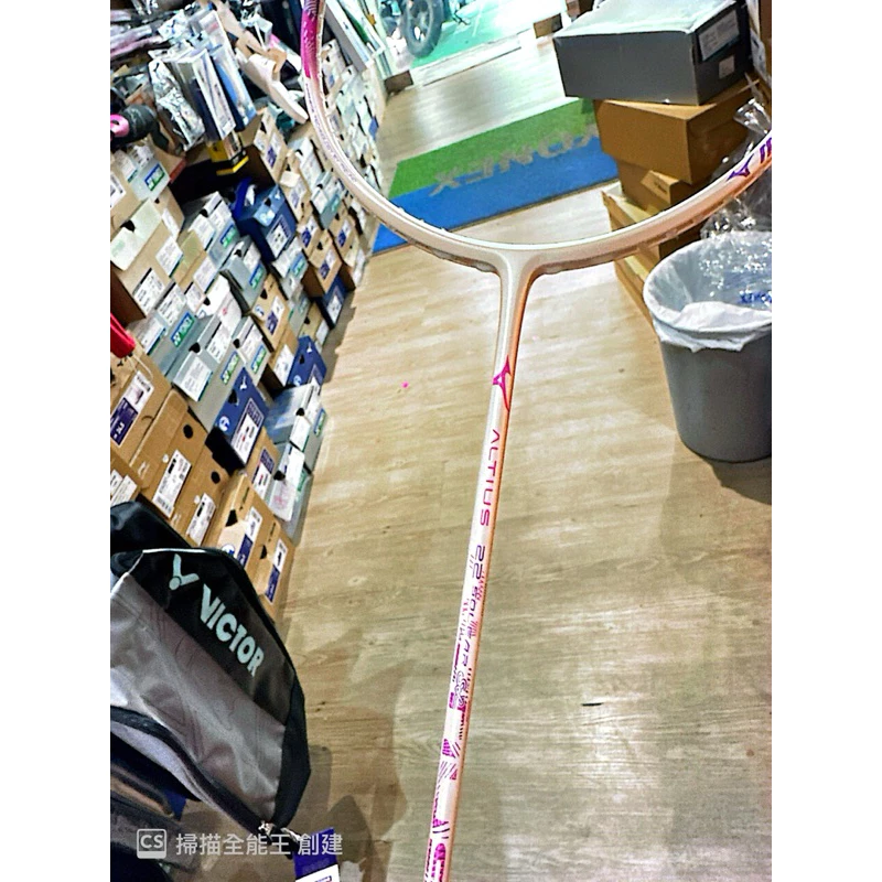 美津濃高顏值的女神拍 美津濃 2025. (73GTB52201)美津濃羽球拍 ~ 玫瑰金 就是要搭玲娜貝爾