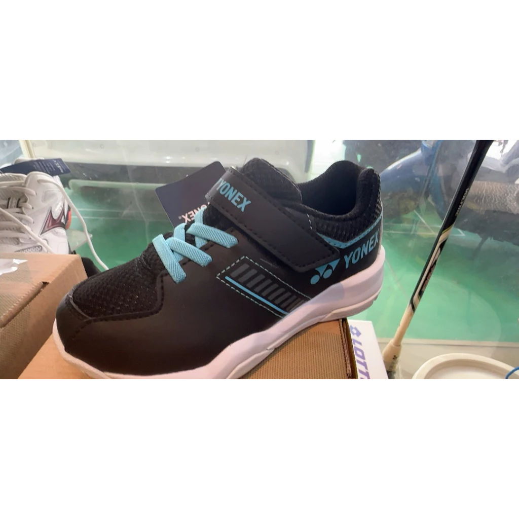 YONEX POWERCUSHION兒童羽球鞋黑藍