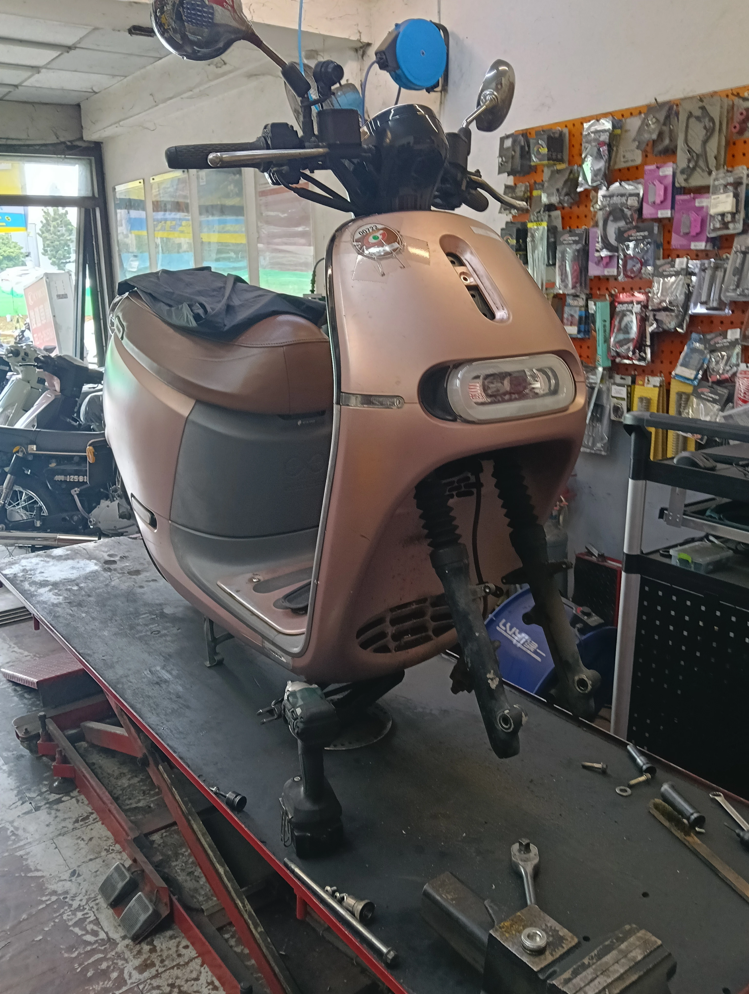 GOGORO珠碗更換 ｜桃園機車維修推薦｜八德區機車維修｜八德區機車改裝