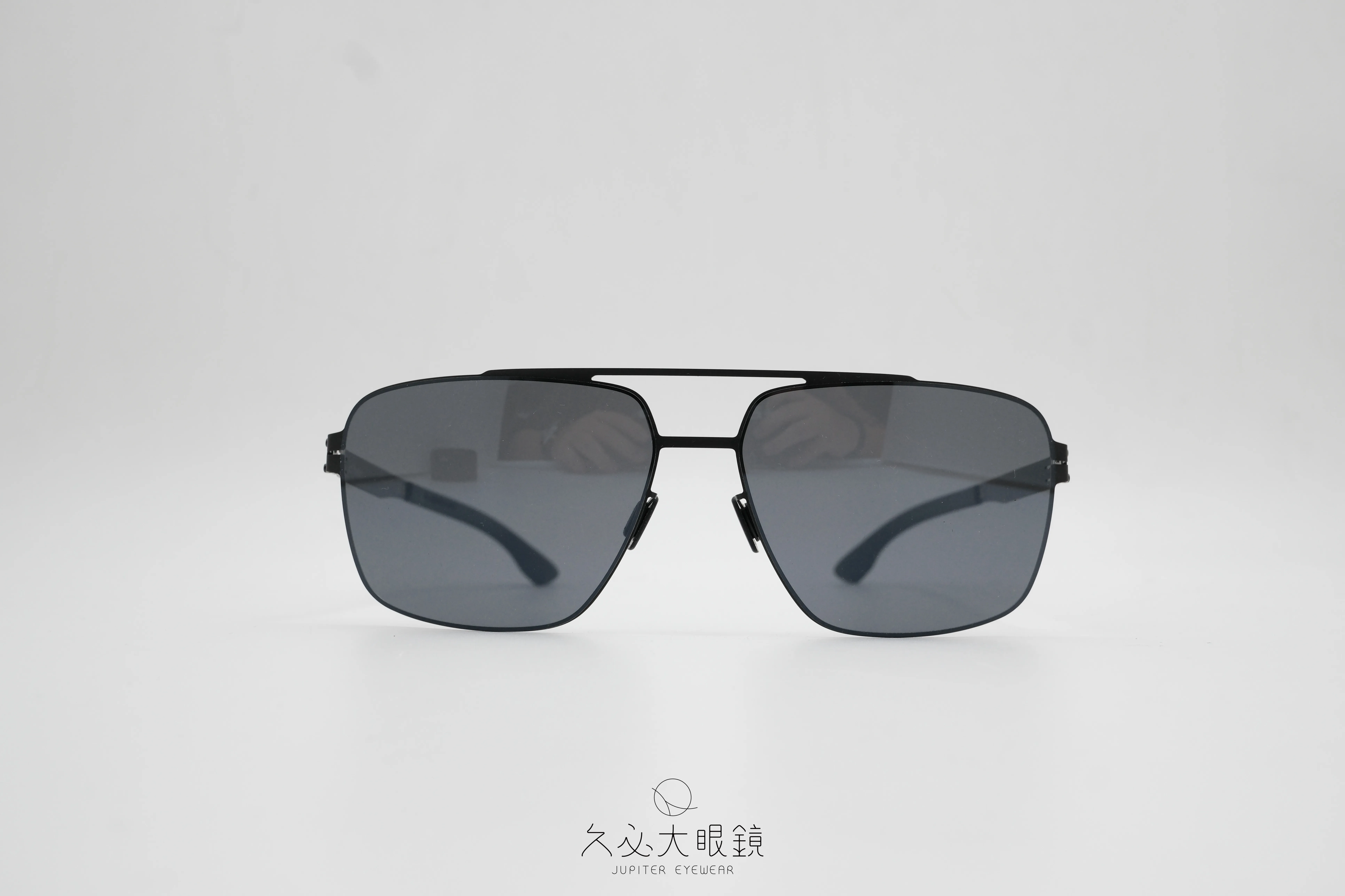 ic berlin Ryan black