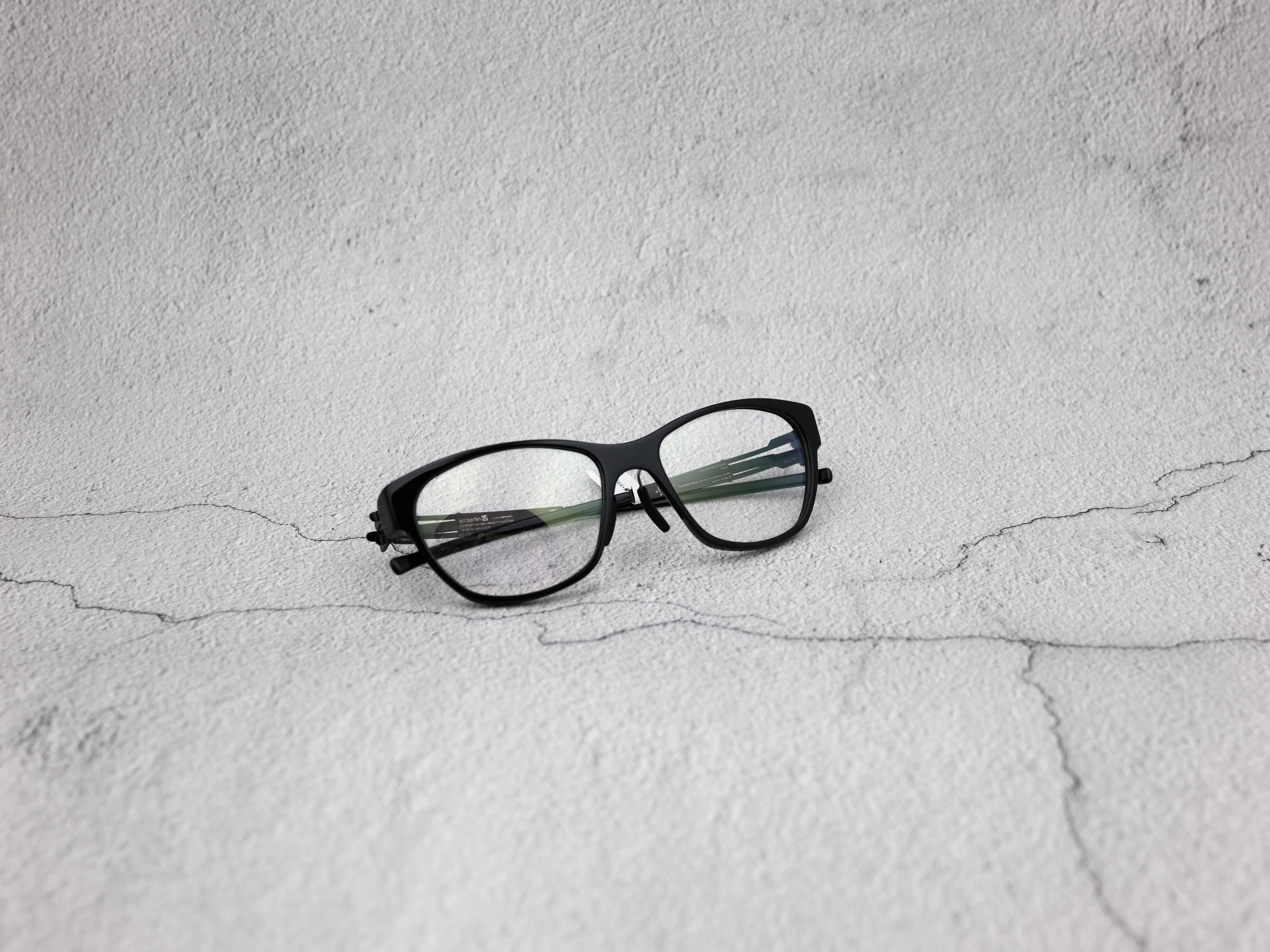 ic!berlin black hole black+黑