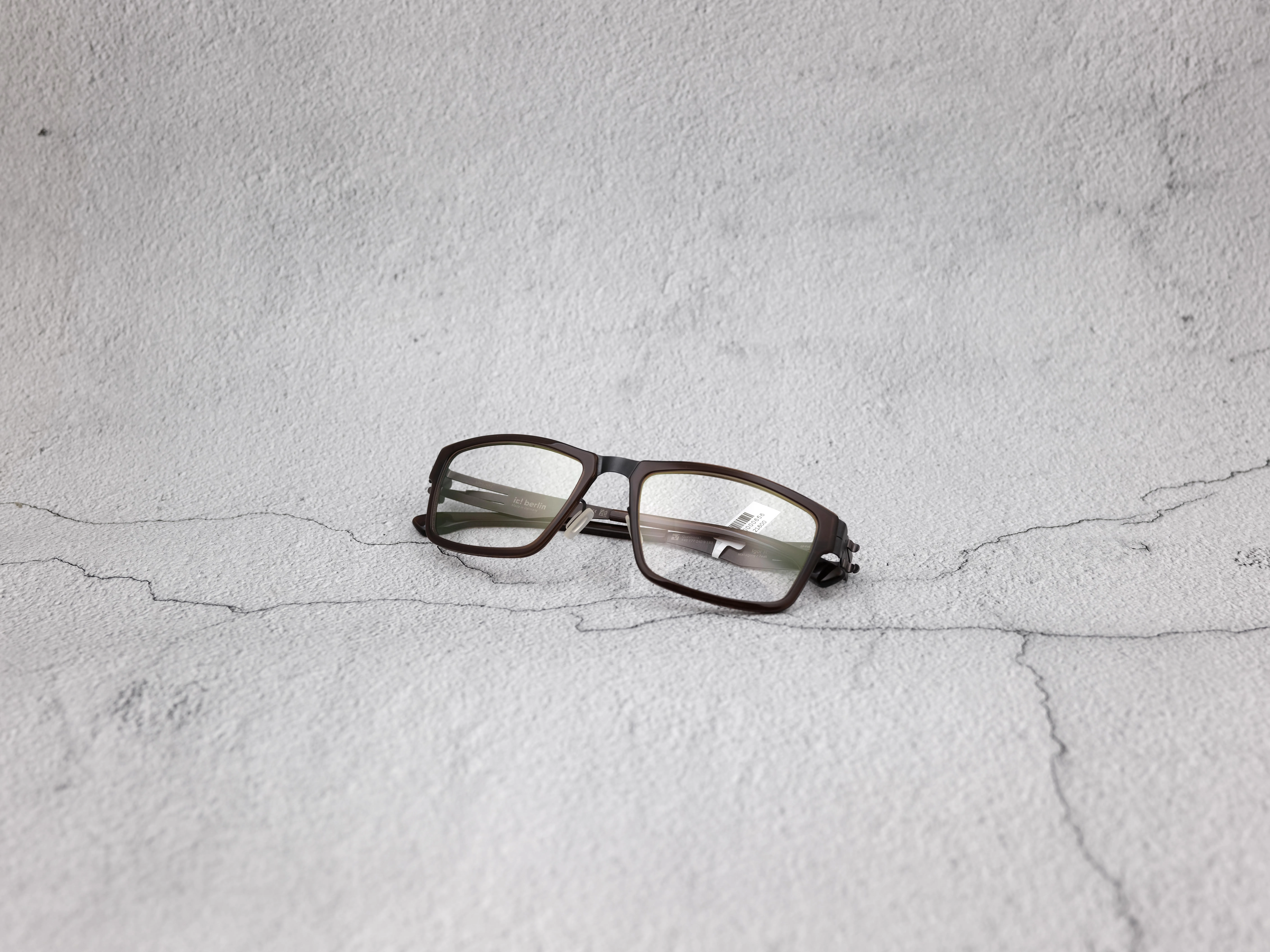 ic!berlin Igor R. Mahagony/Teak