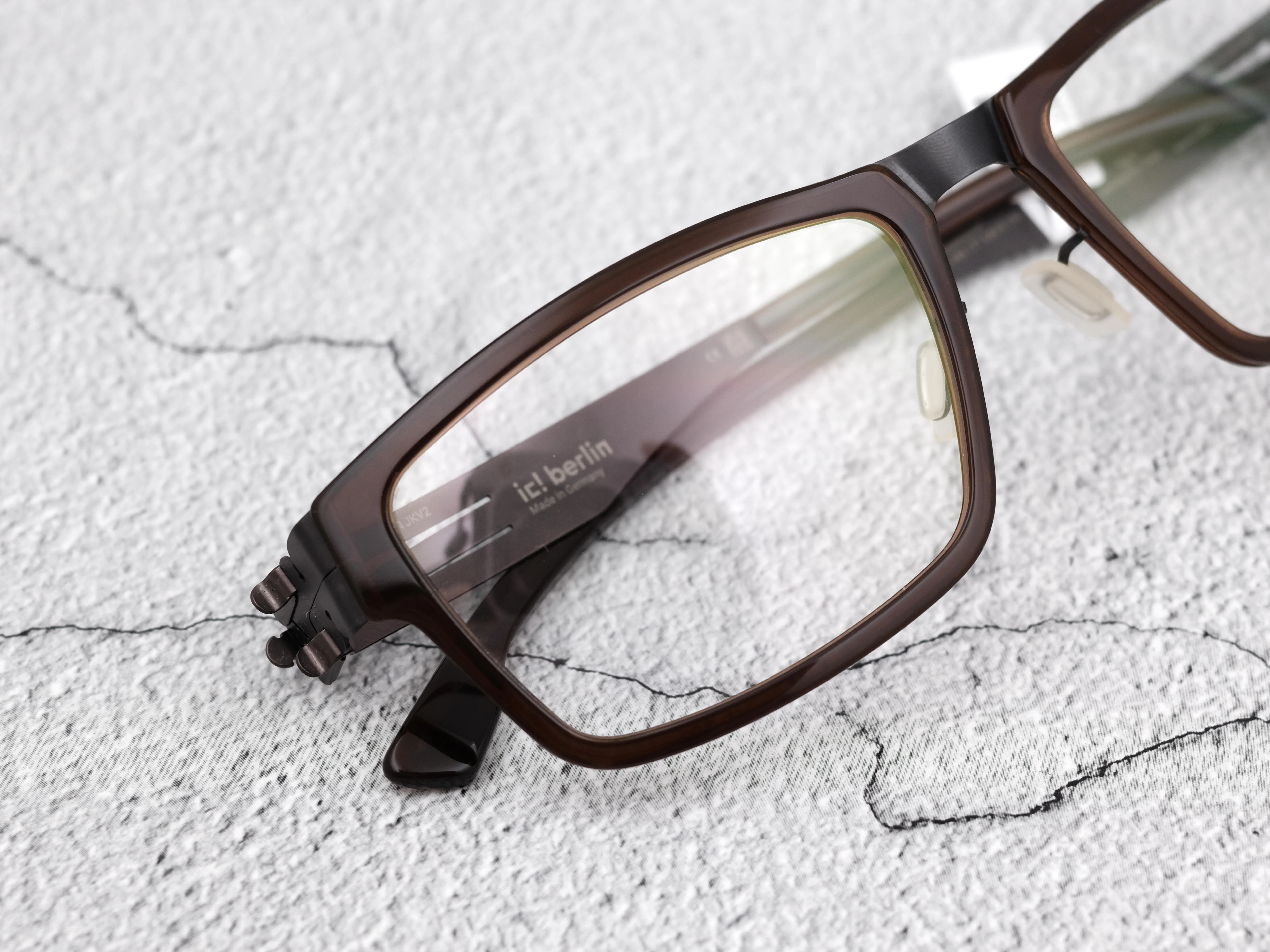 ic!berlin Igor R. Mahagony/Teak