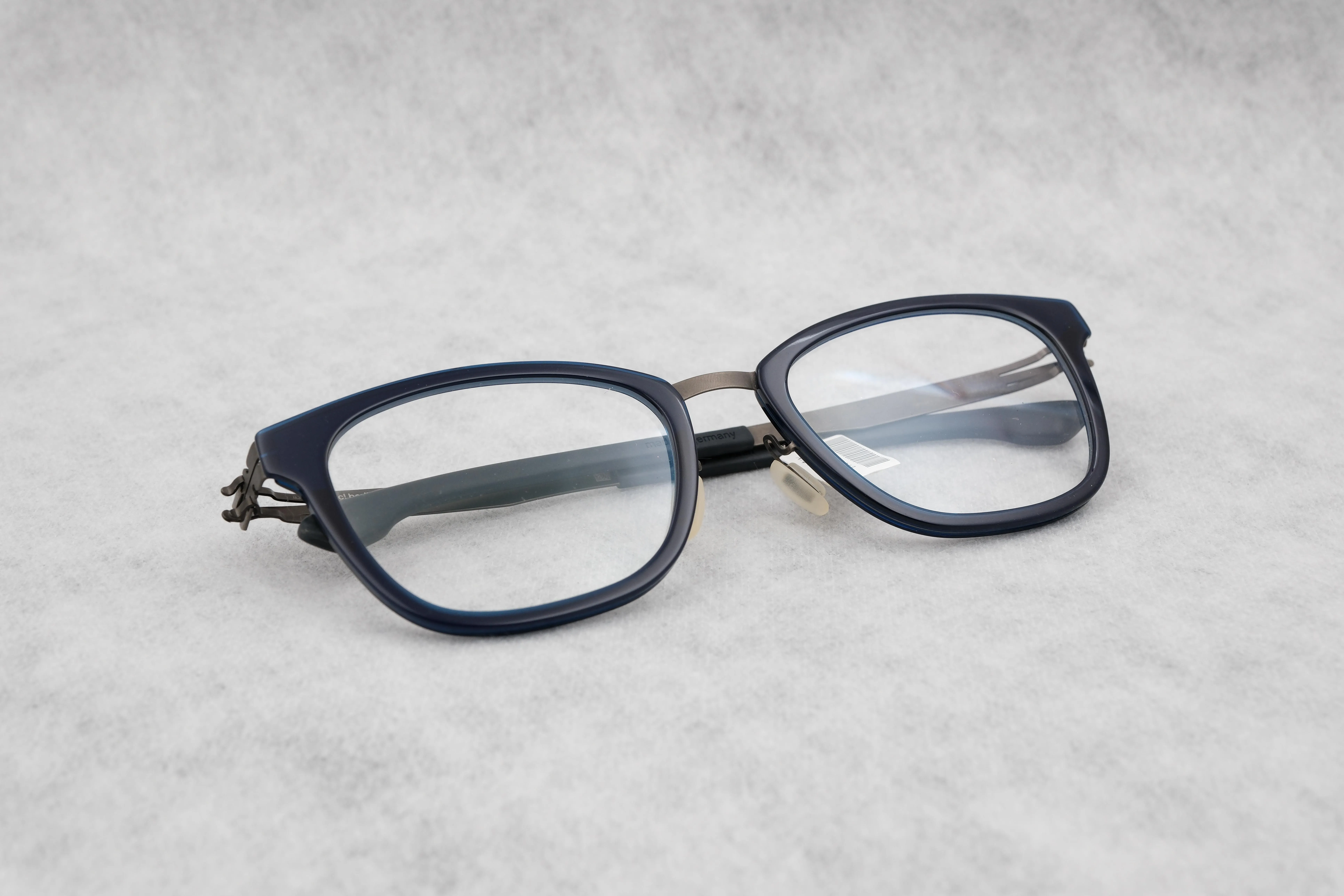 ic!berlin model kali andhi graphite A011358