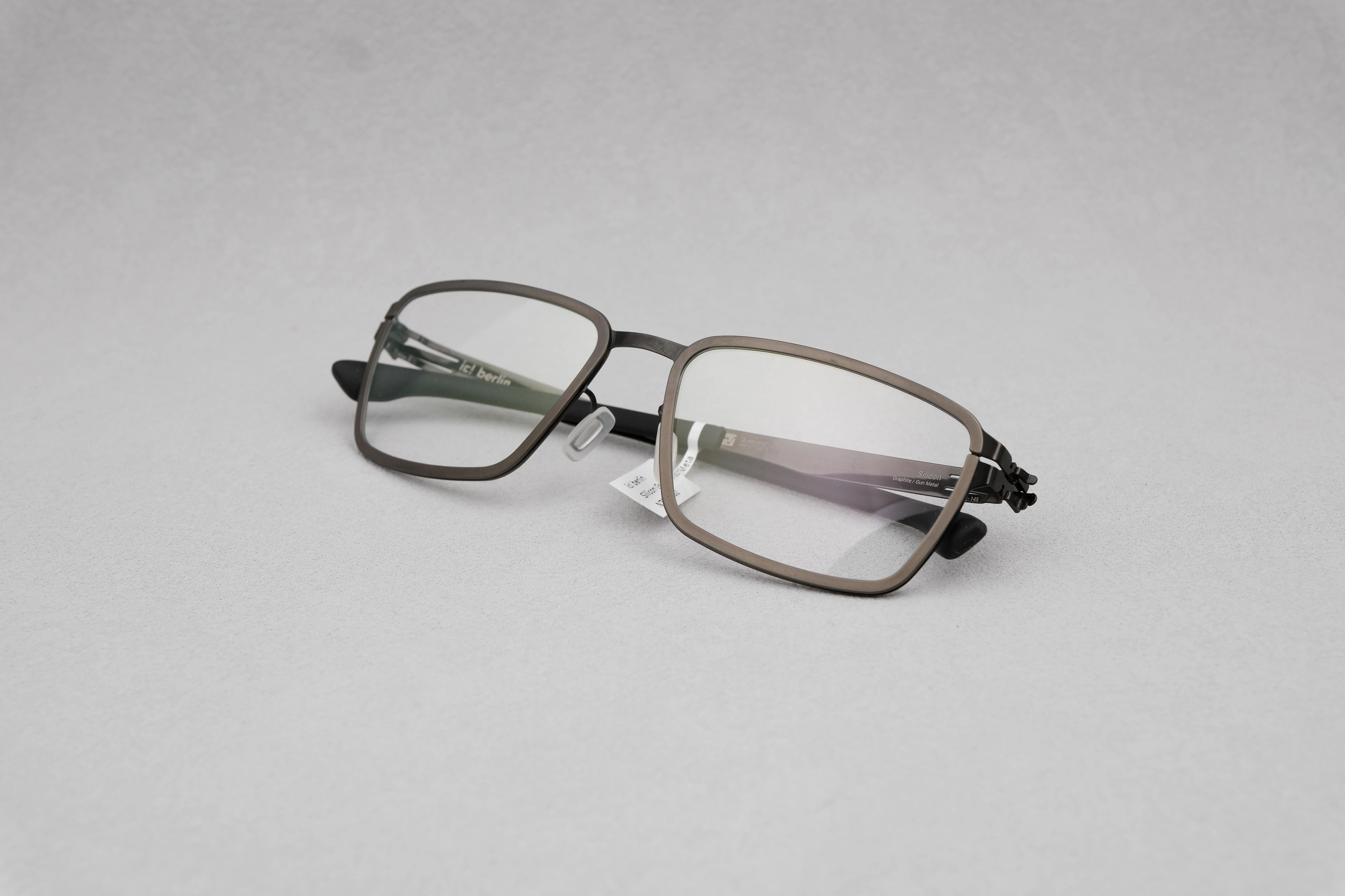 ic!berlin Silicon Graphite/Gun Meta