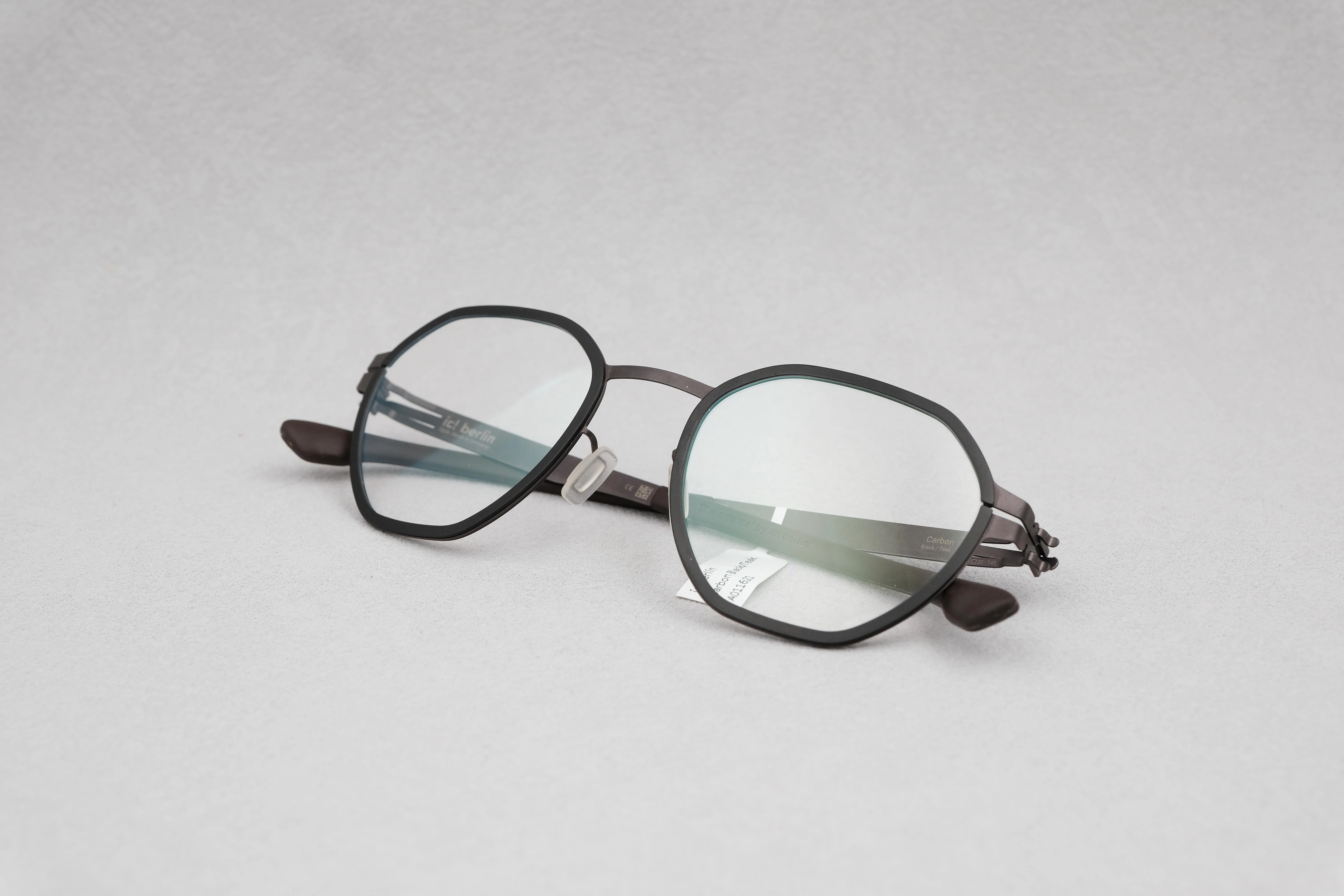 ic!berlin Carbon Black/Teak