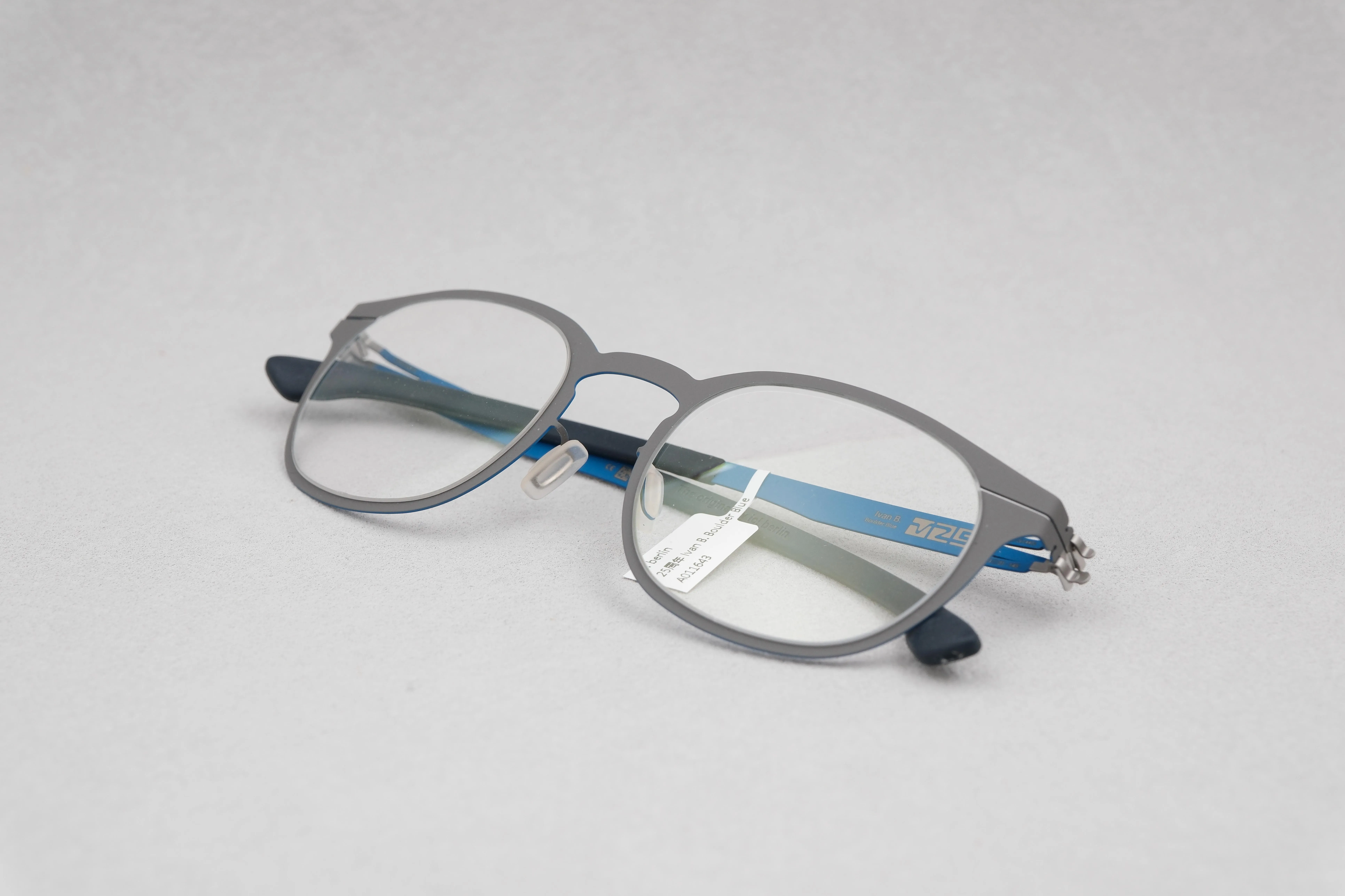 ic!berlin 25周年 Ivan B. Boulder Blue