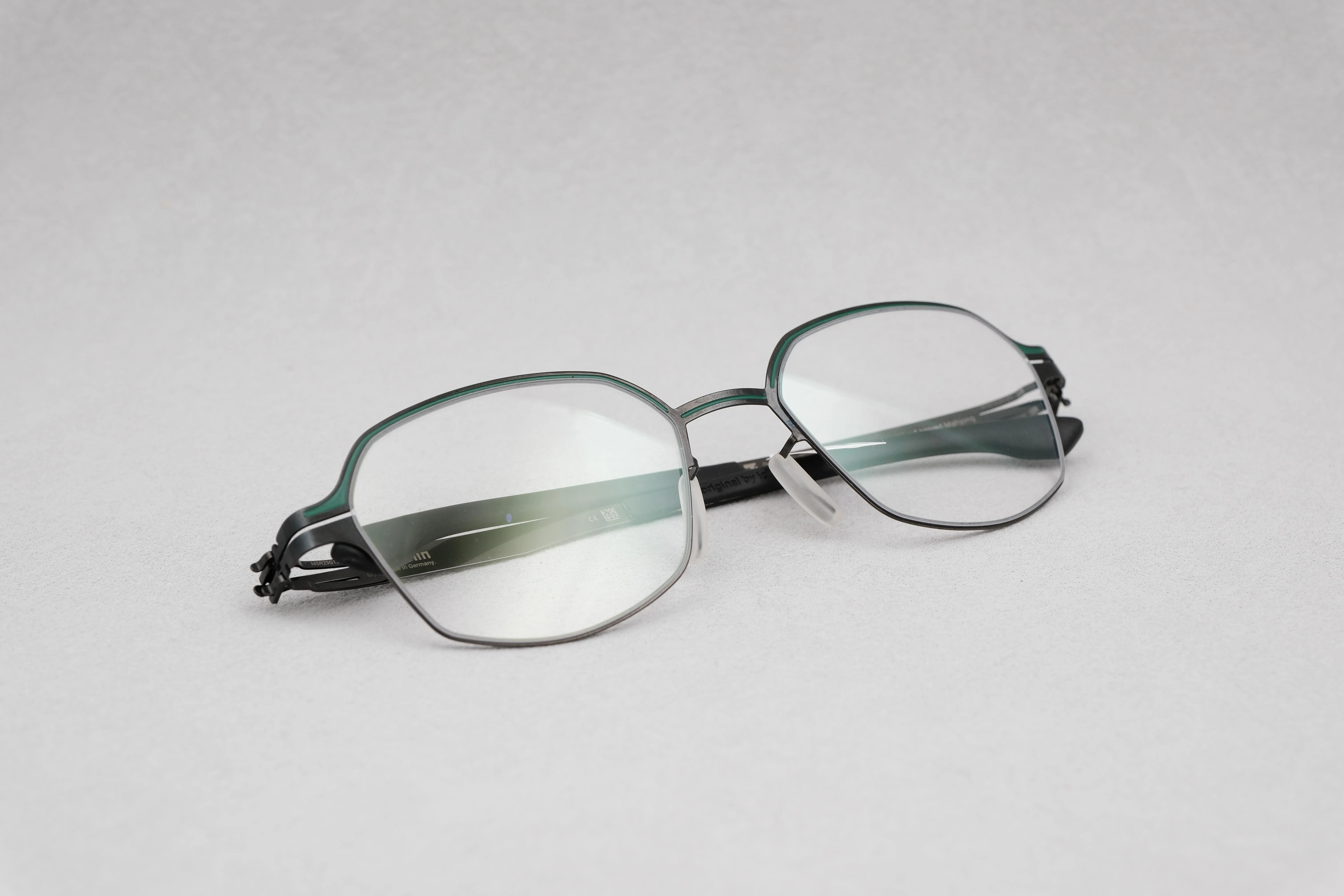 ic!berlin Hand-carved Mahjong Everg