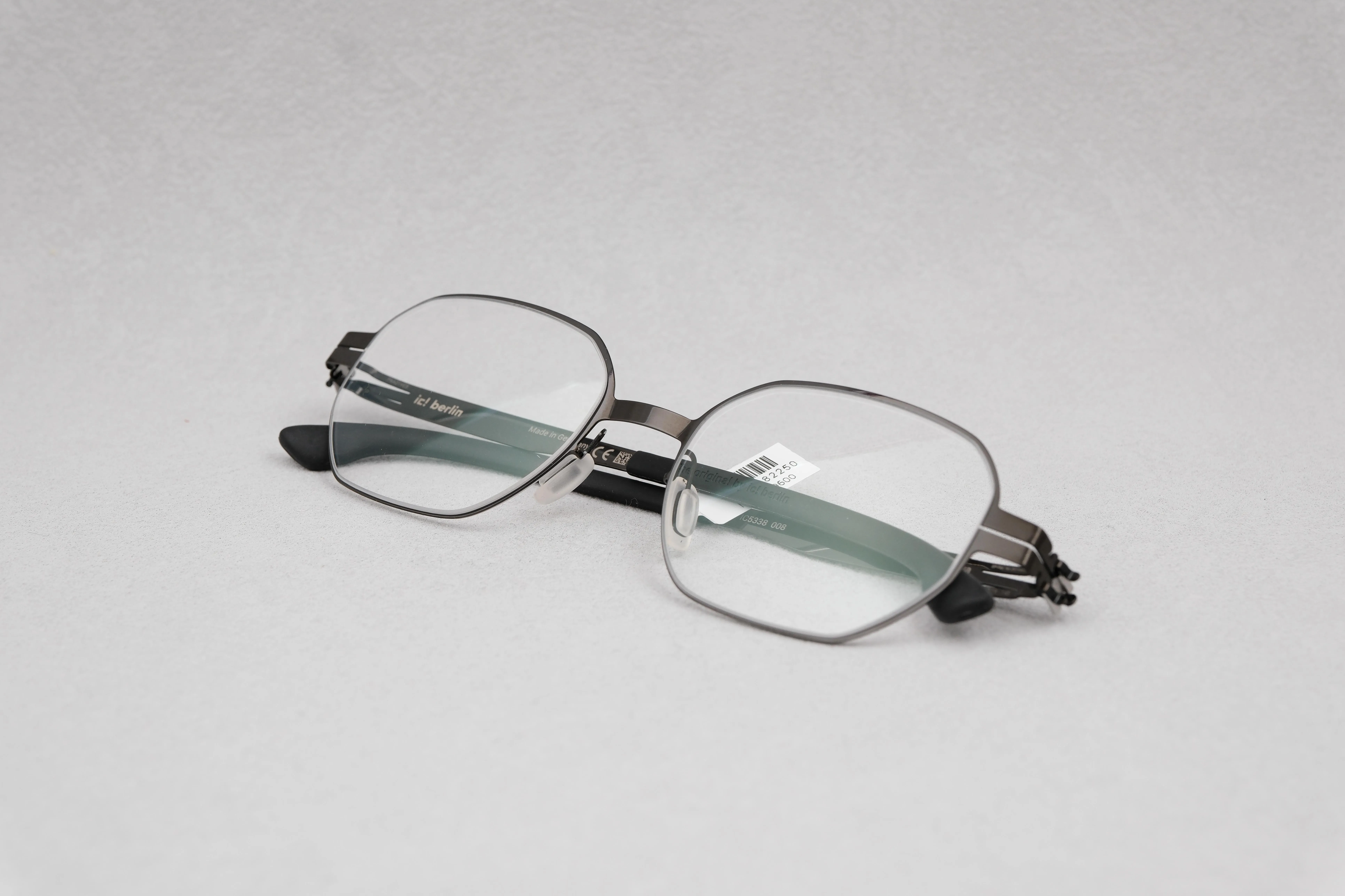 ic!berlin Istimewa Gun Metal