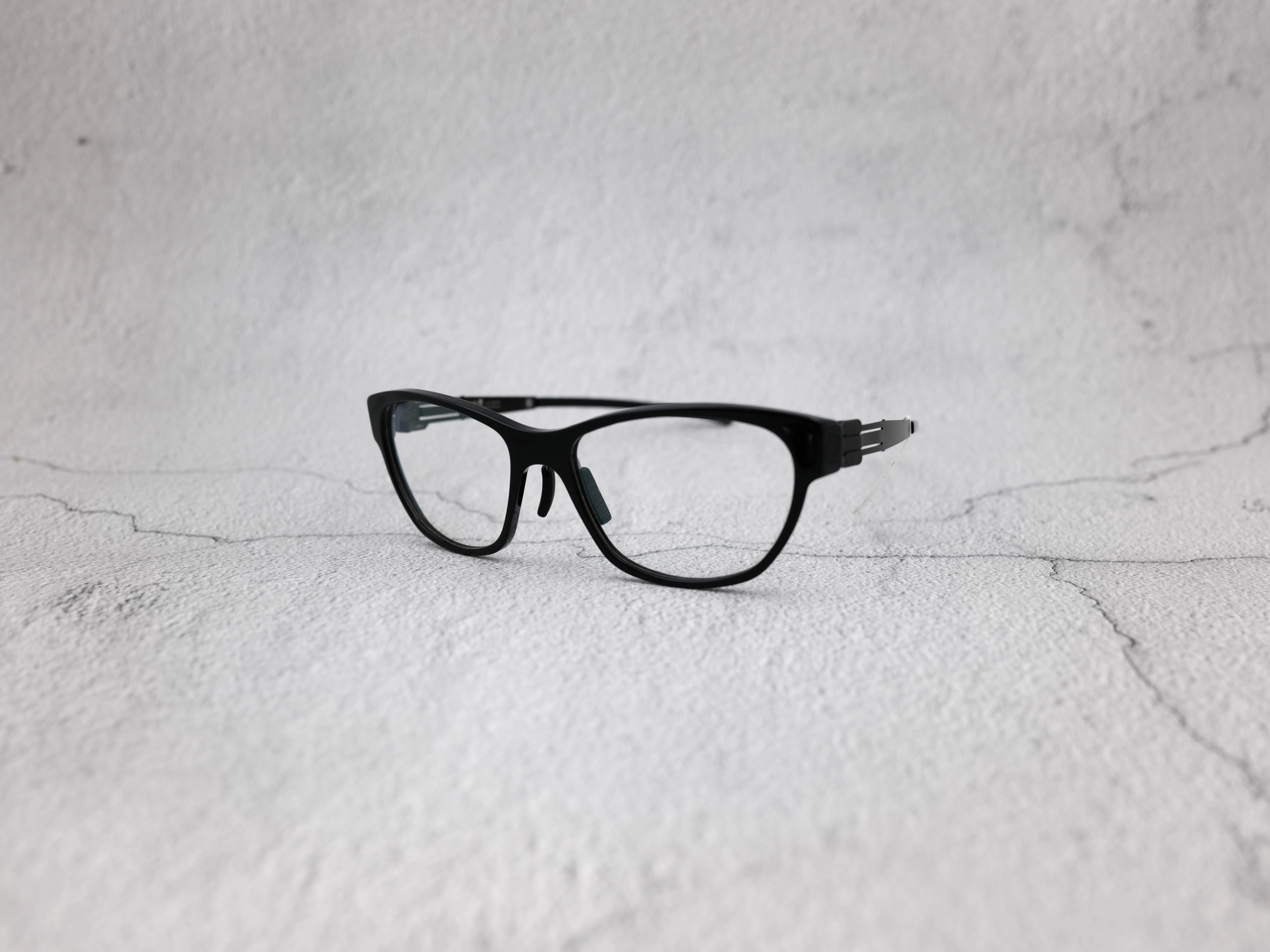 ic!berlin black hole black+黑