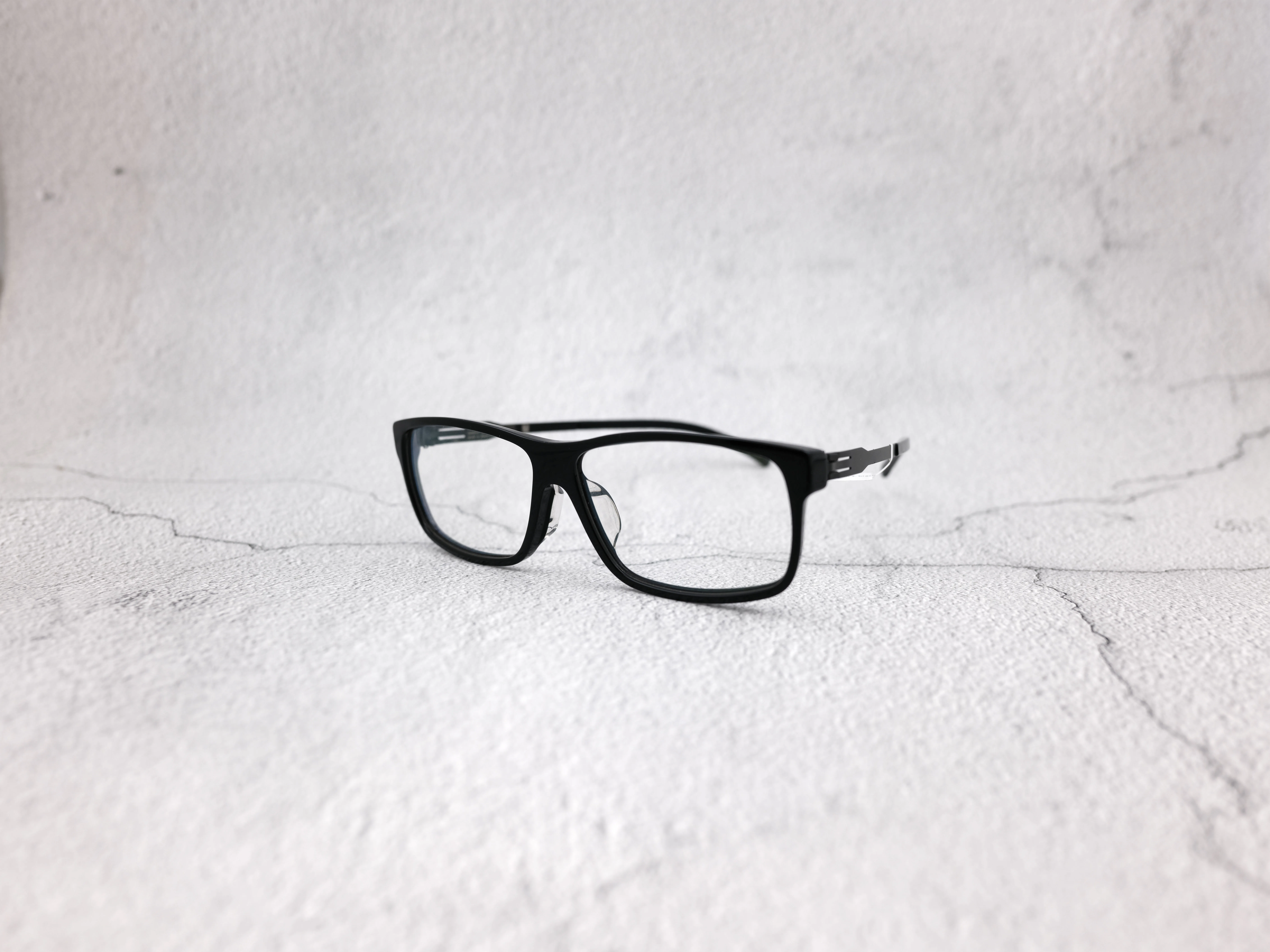 ic!berlin model bastian s. black