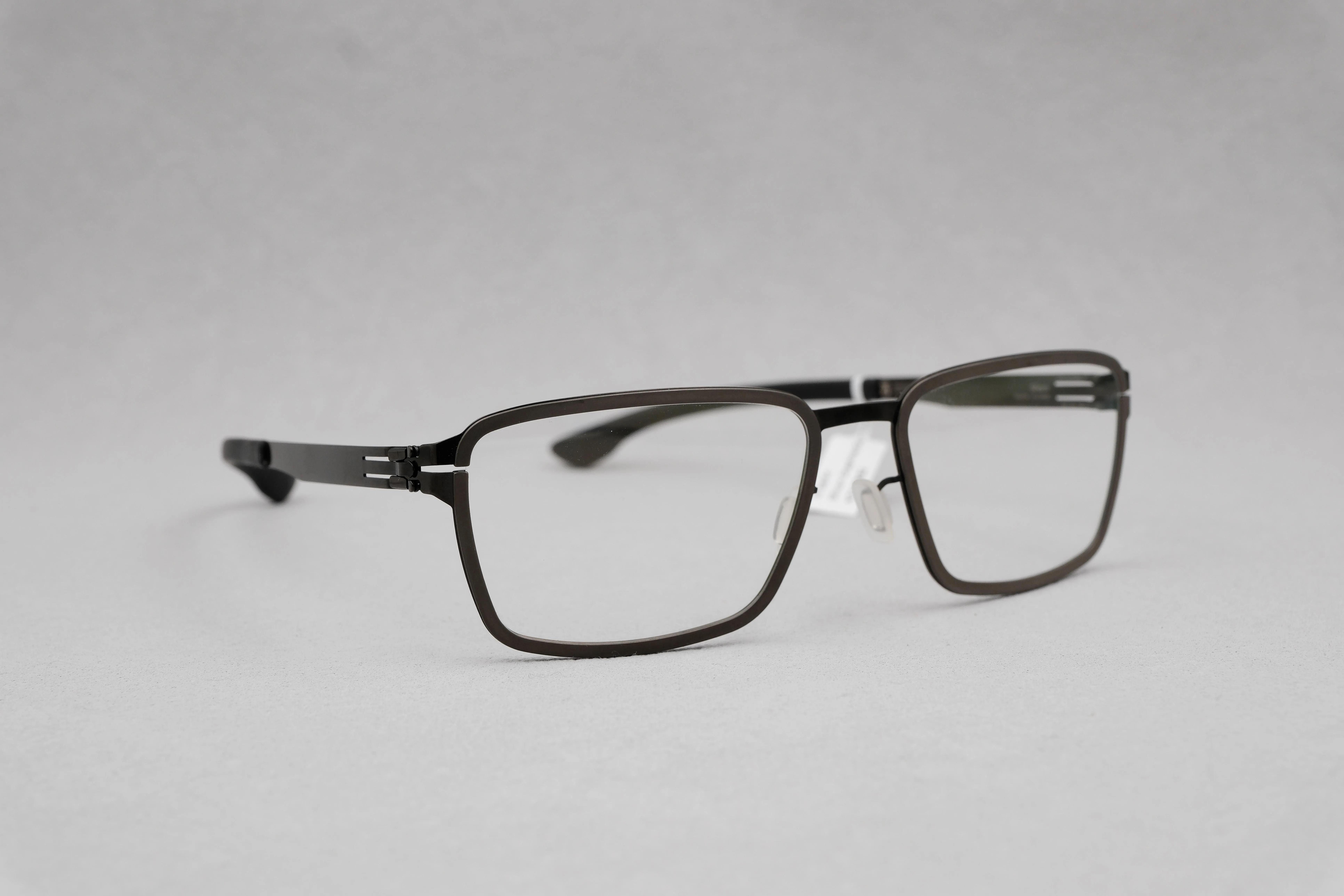 ic!berlin Silicon Graphite/Gun Meta