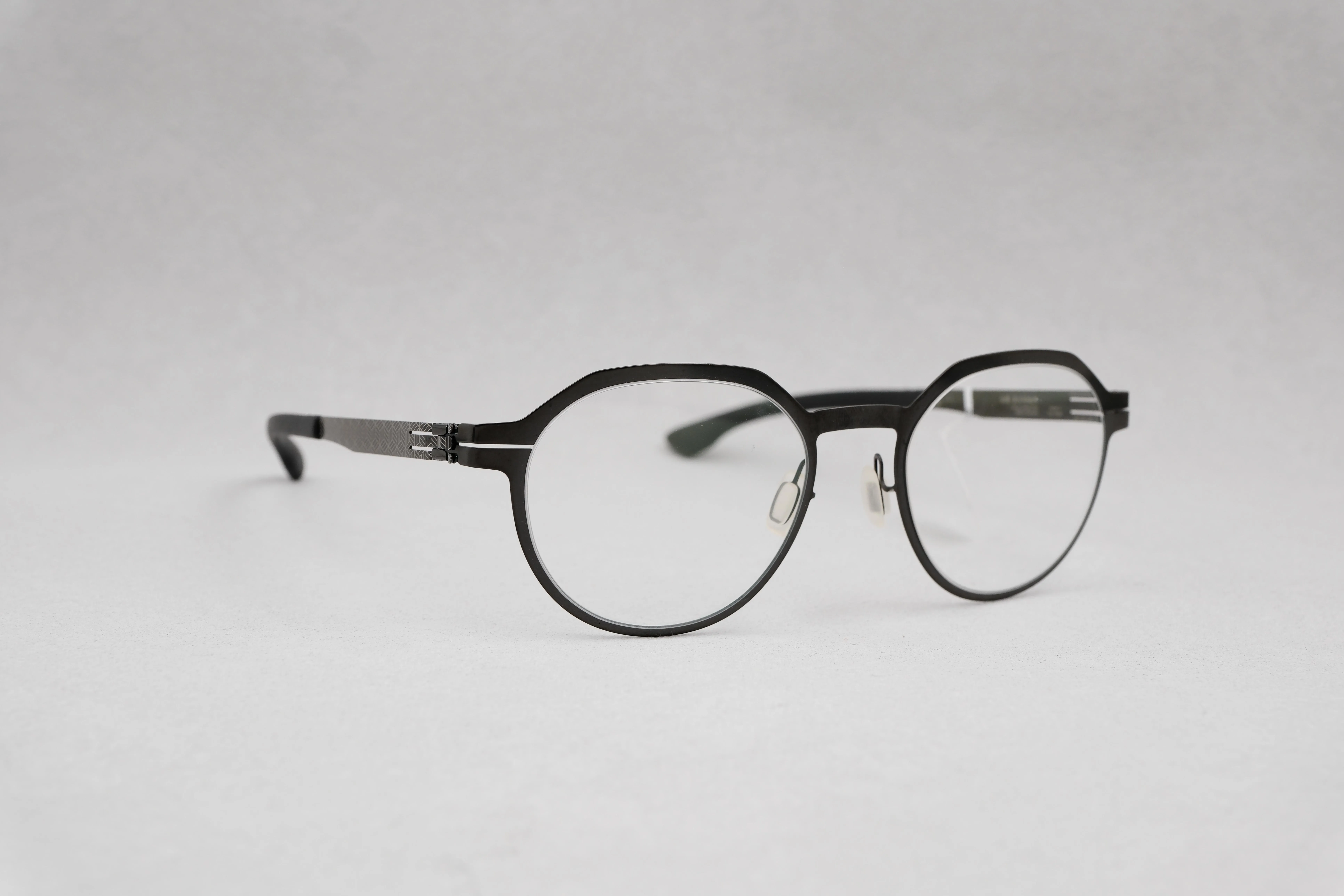 ic!berlin Xavier V.Gun Metal台灣東方的故鄉 2024