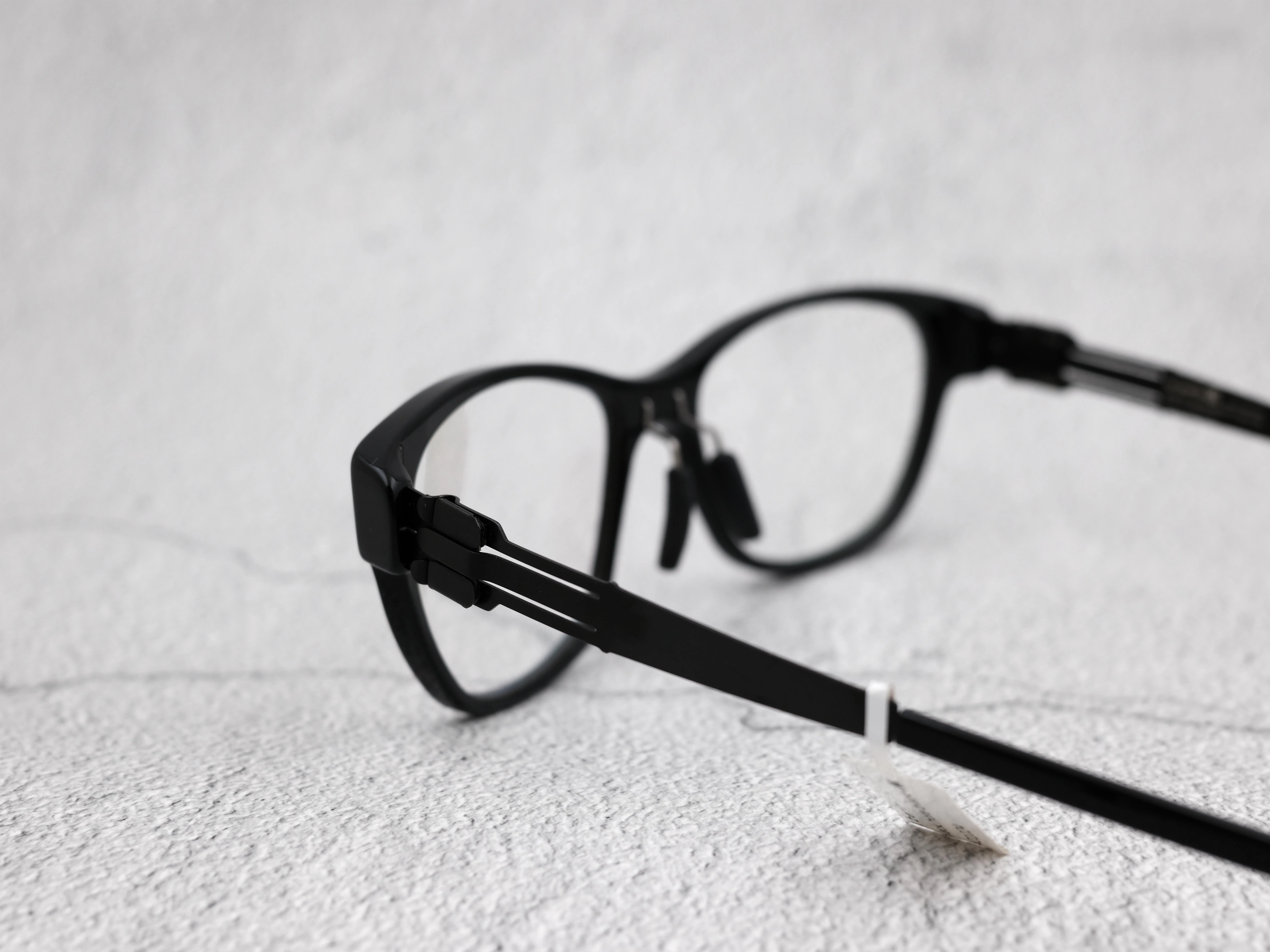 ic!berlin black hole black+黑