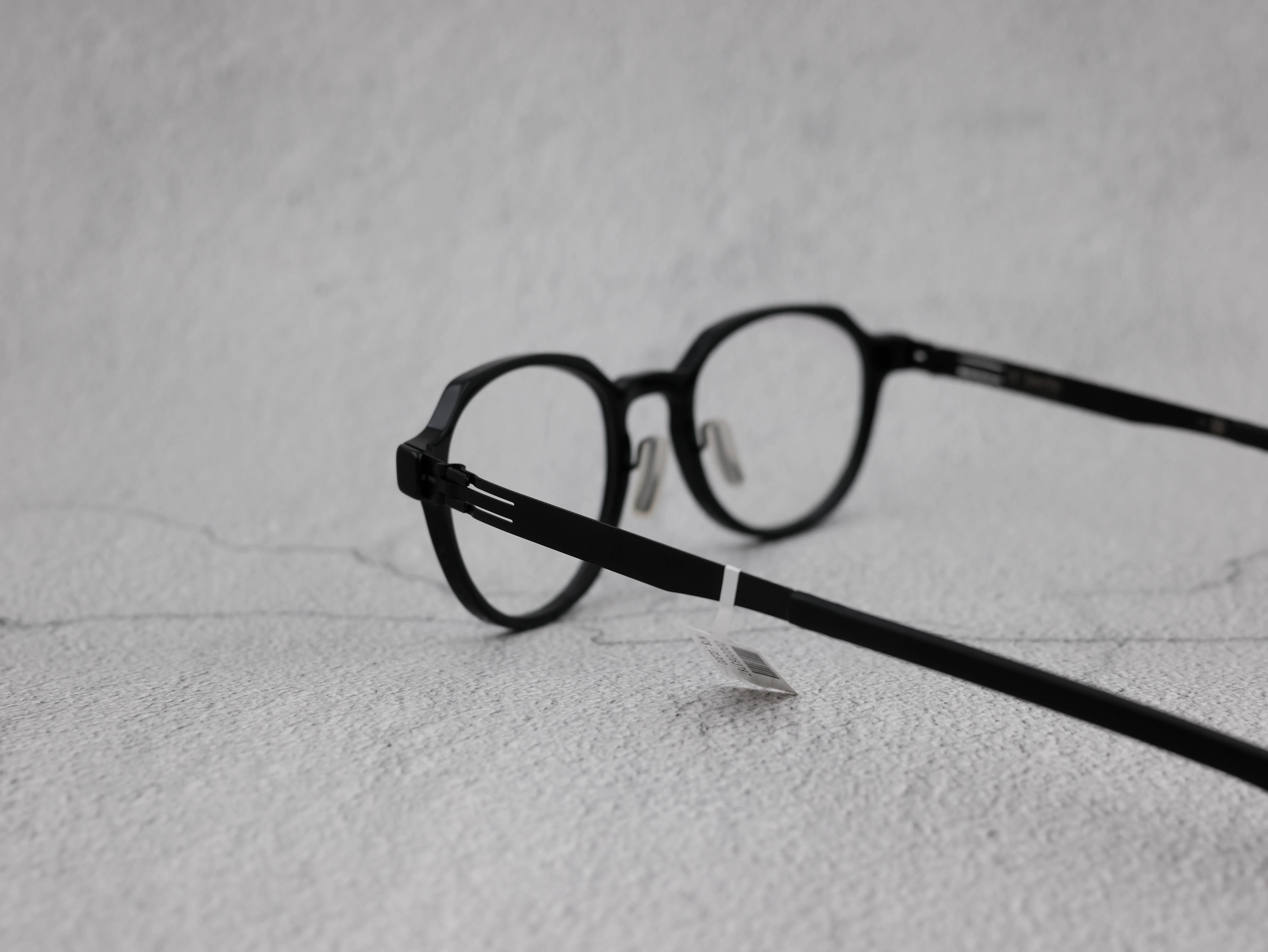 ic!berlin Twilight Black HD