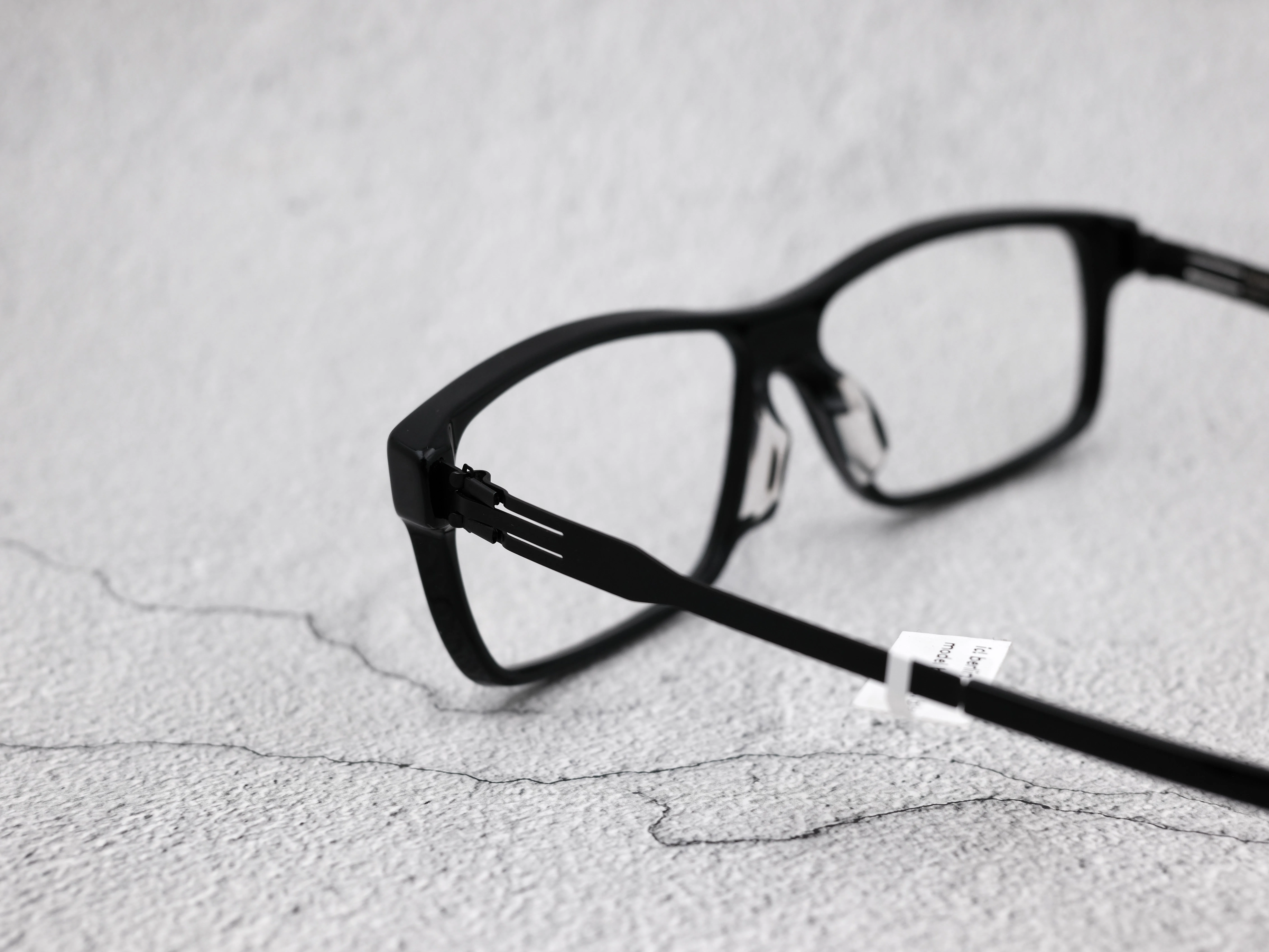 ic!berlin model bastian s. black