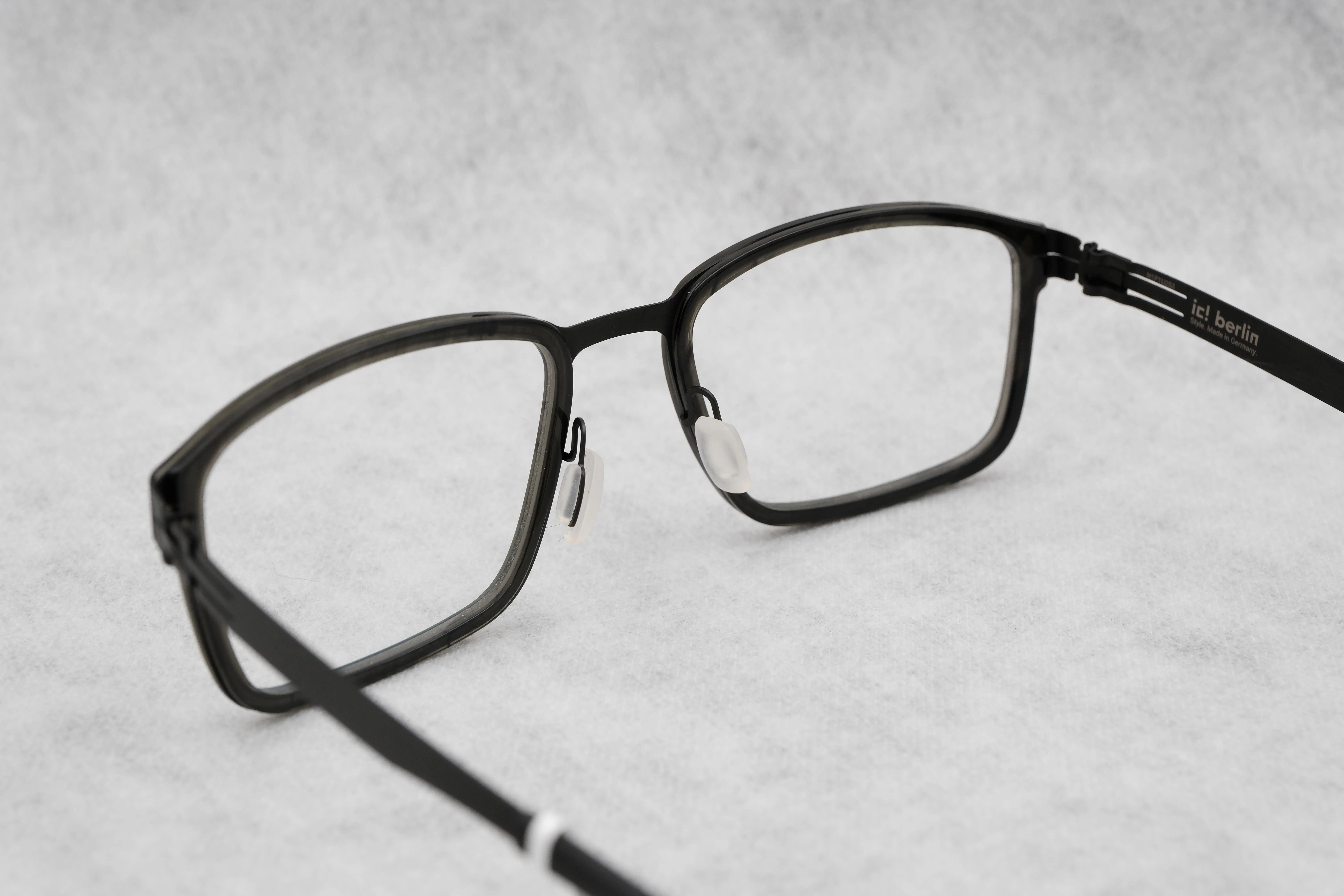 ic!berlin 寅年限定 Gluck Grey Flint/BK