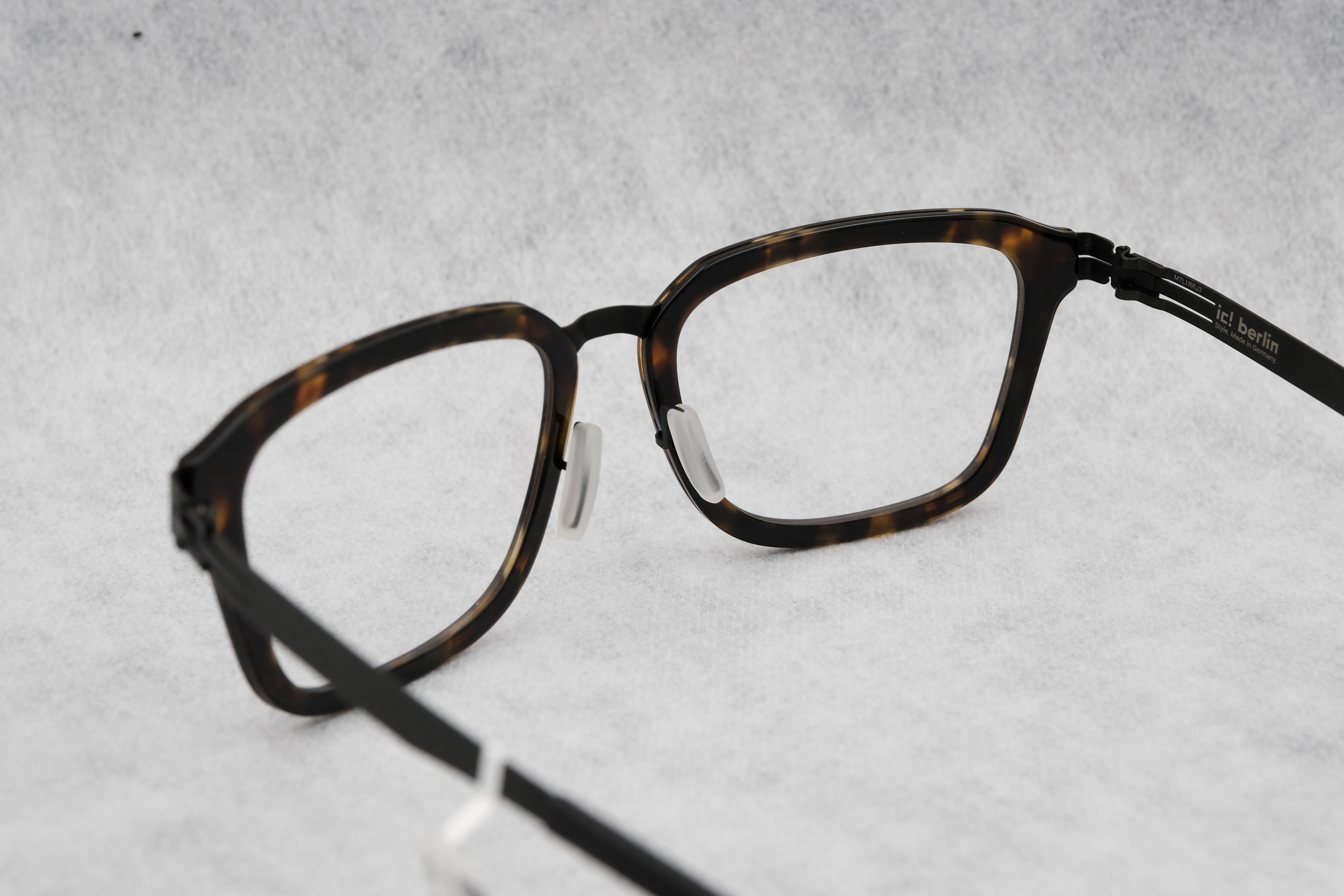 ic!berlin Arcturian HavanaHD/Black M7L1RRJ3 黑腳琥珀面