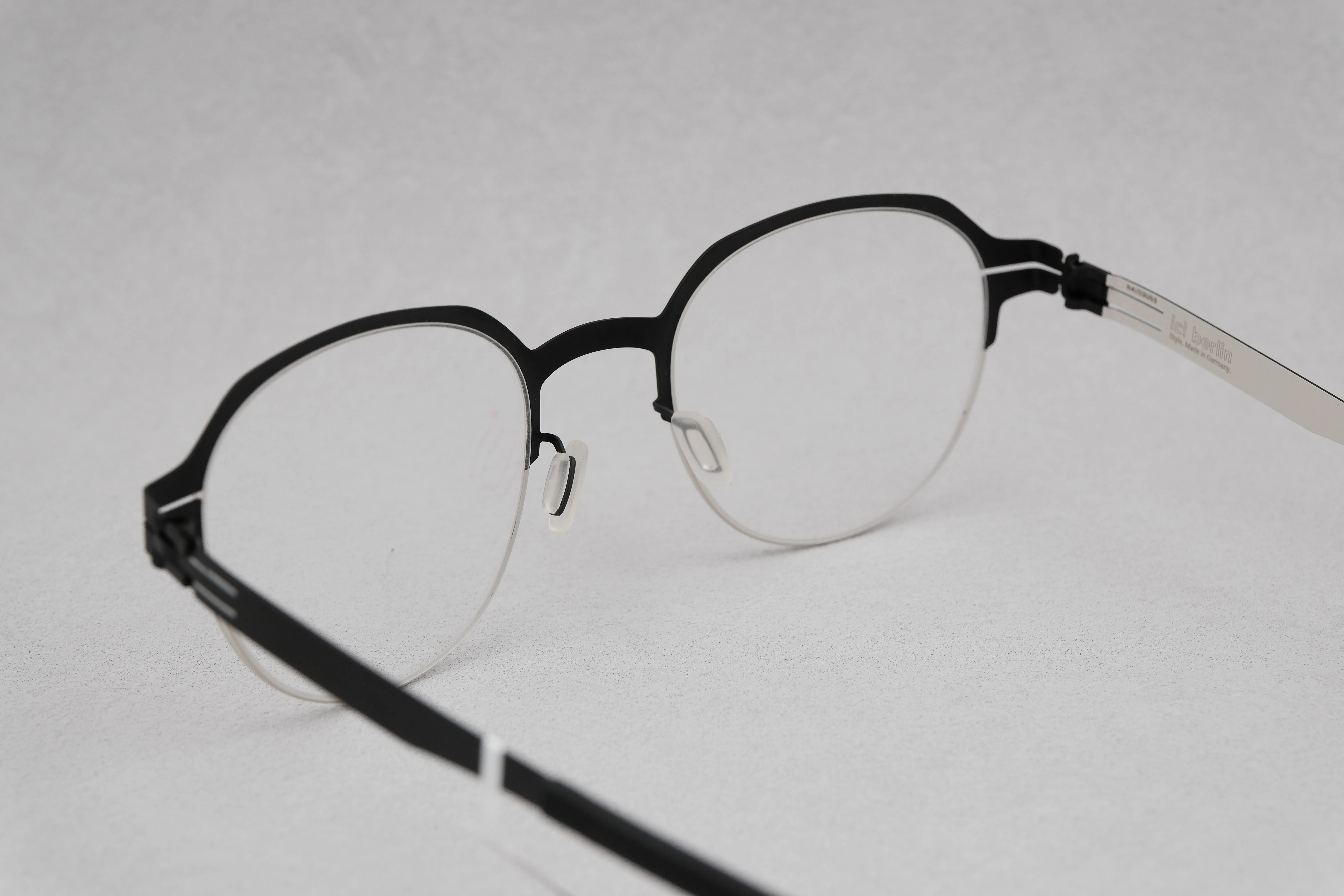 ic!berlin Ari Off White/Black