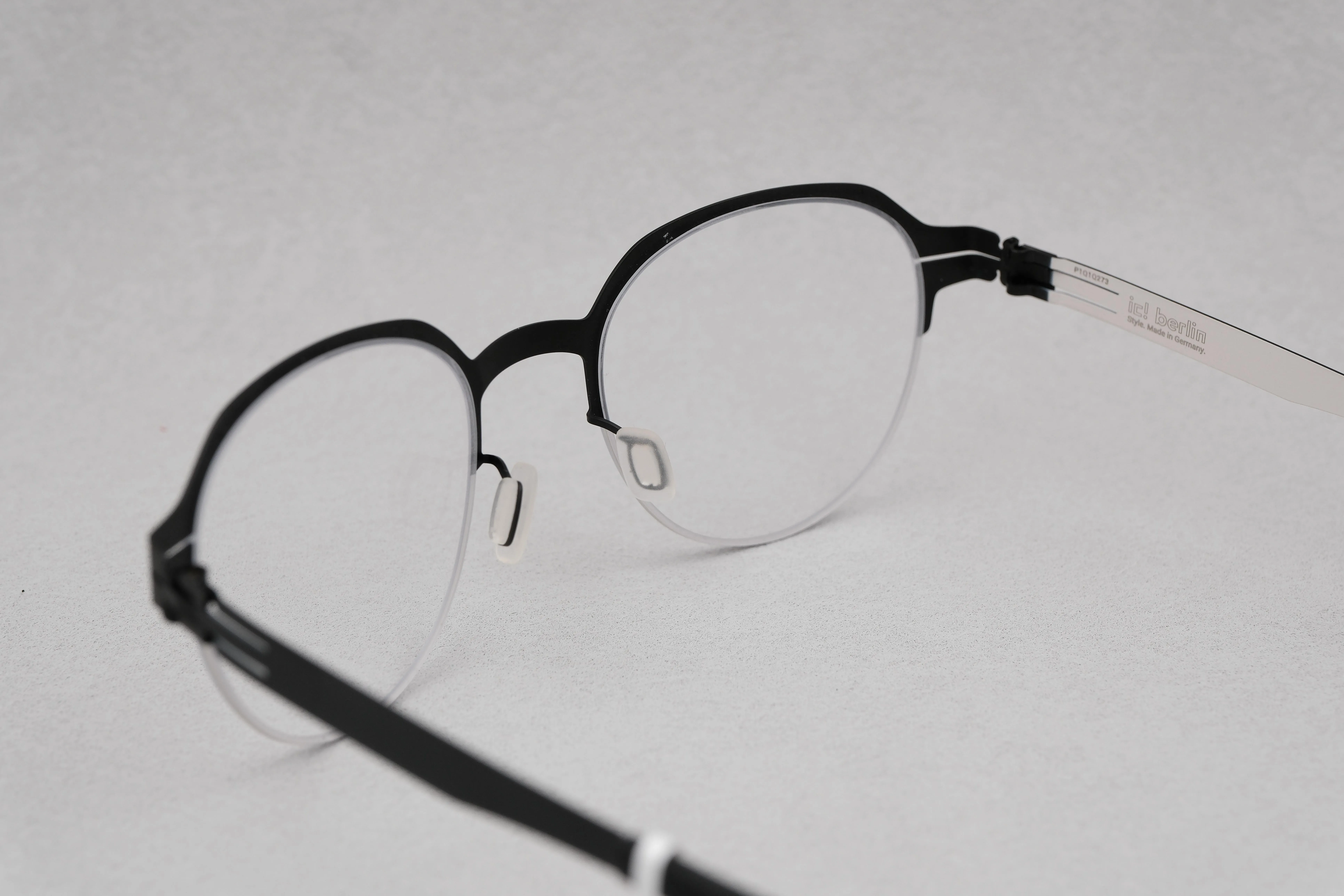 ic!berlin Ari Small Off White/Black