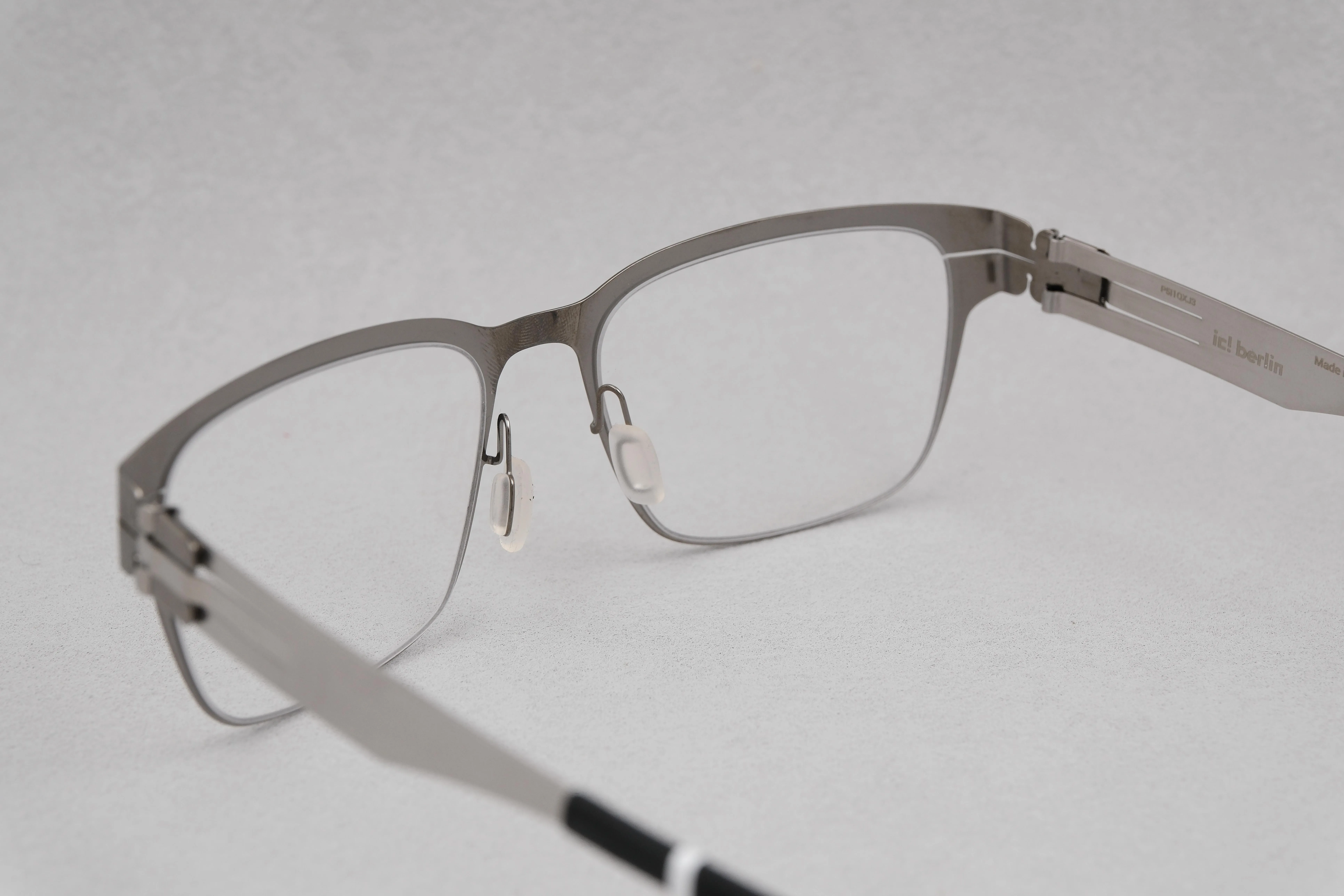 ic!berlin Phiset Shiny Graphite