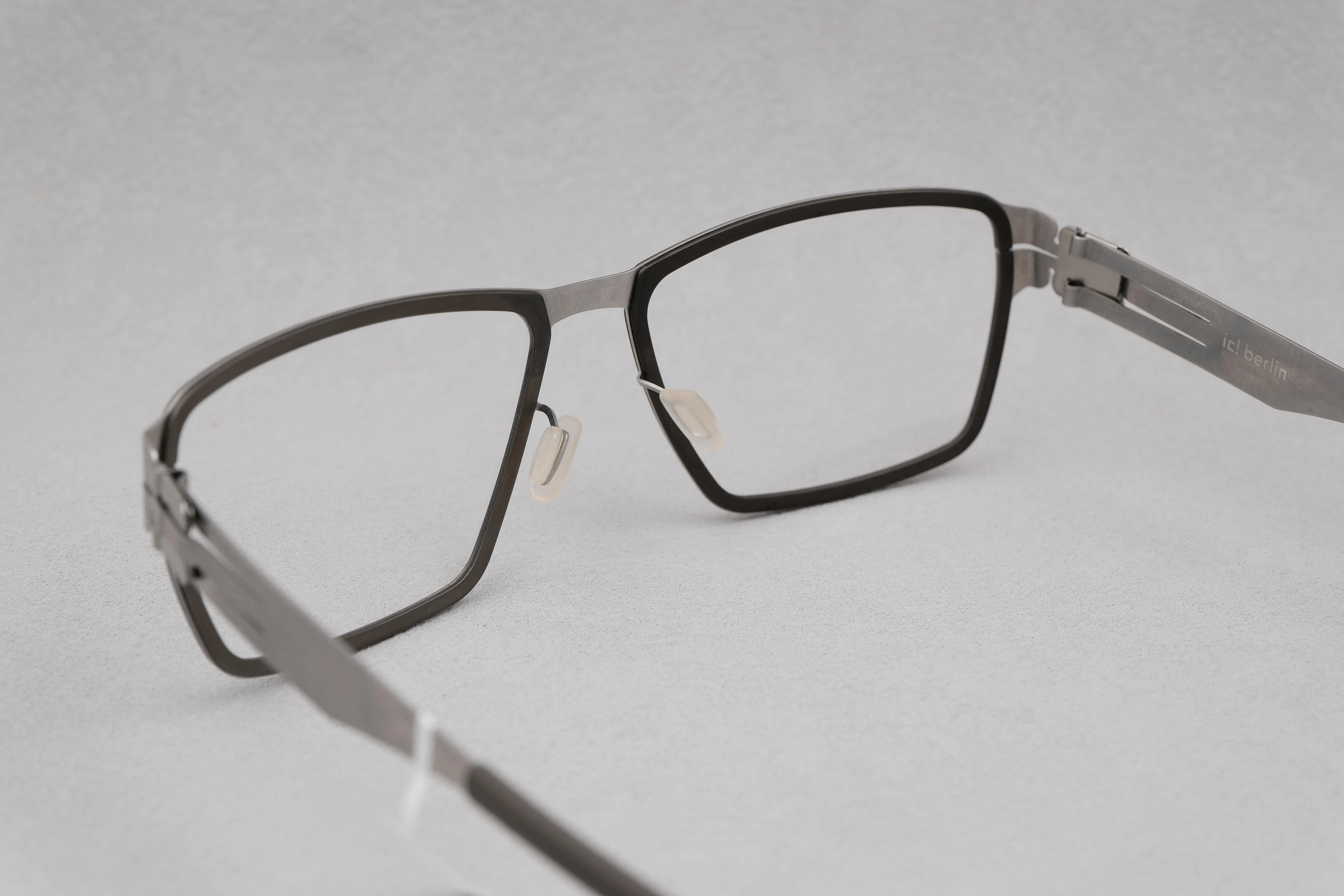 ic!berlin Nitrogen Graphite/Rough 石墨