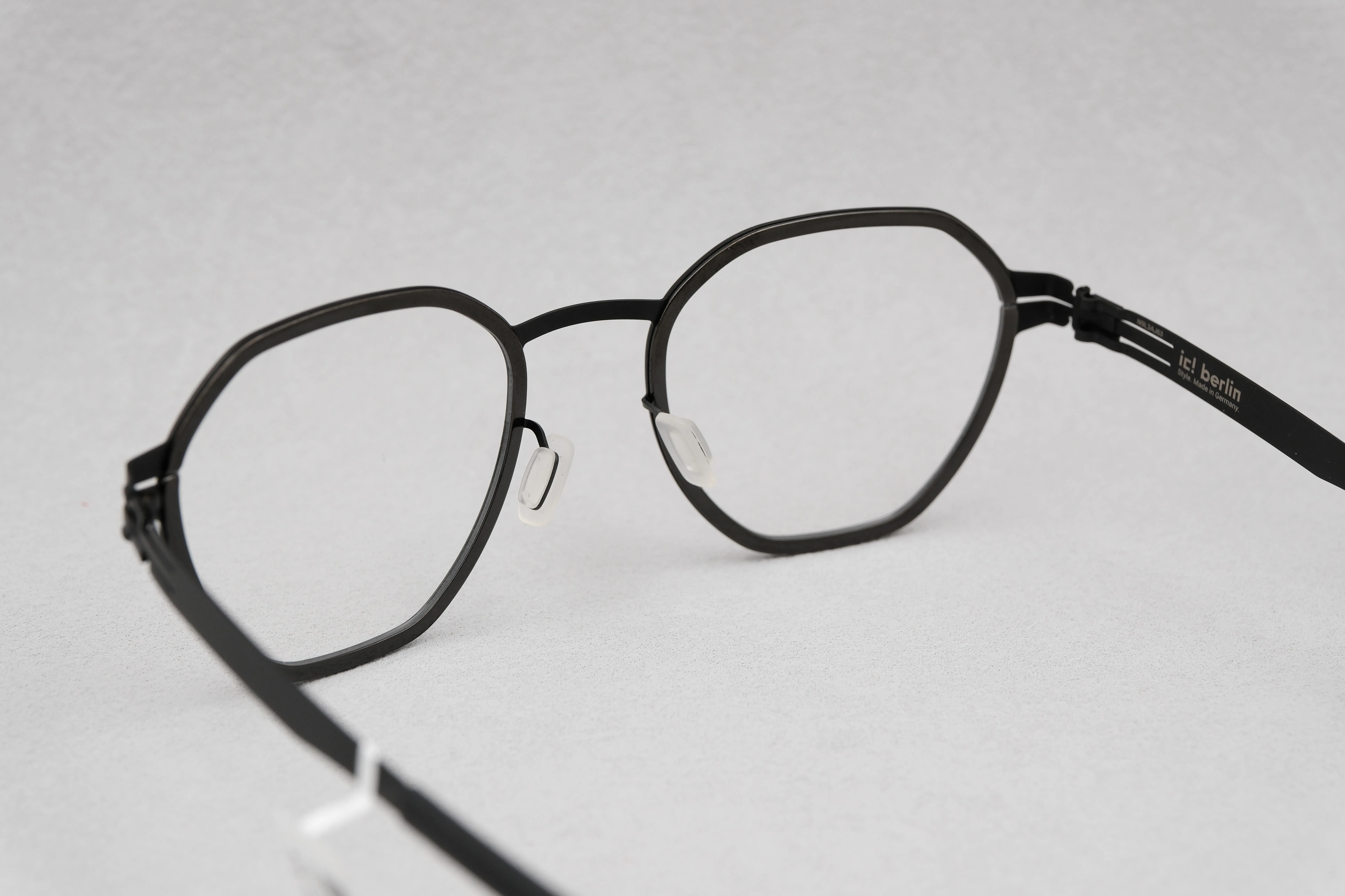 ic!berlin Carbon Gun Metal/Black