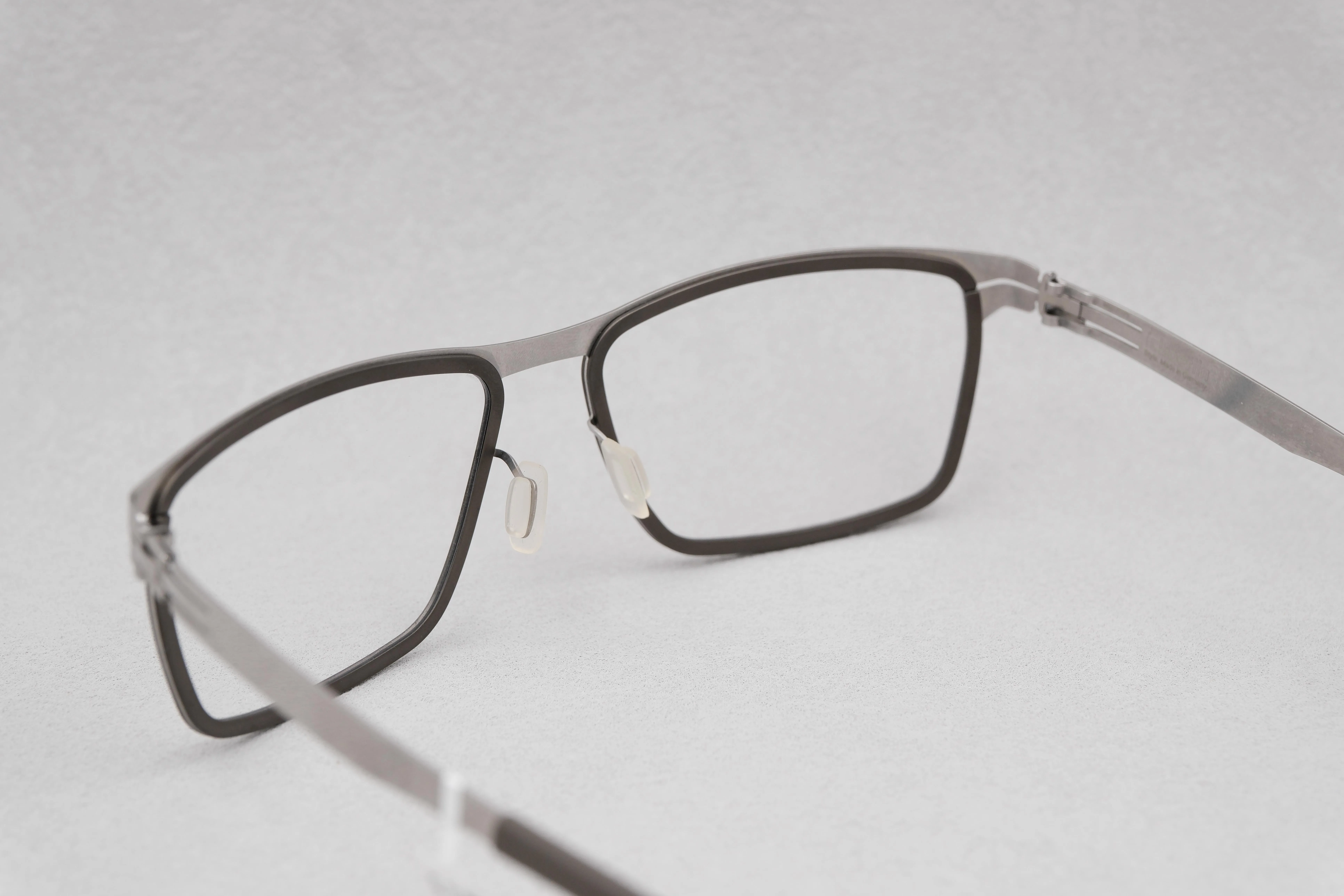 ic!berlin Chromium Graphite/Rough