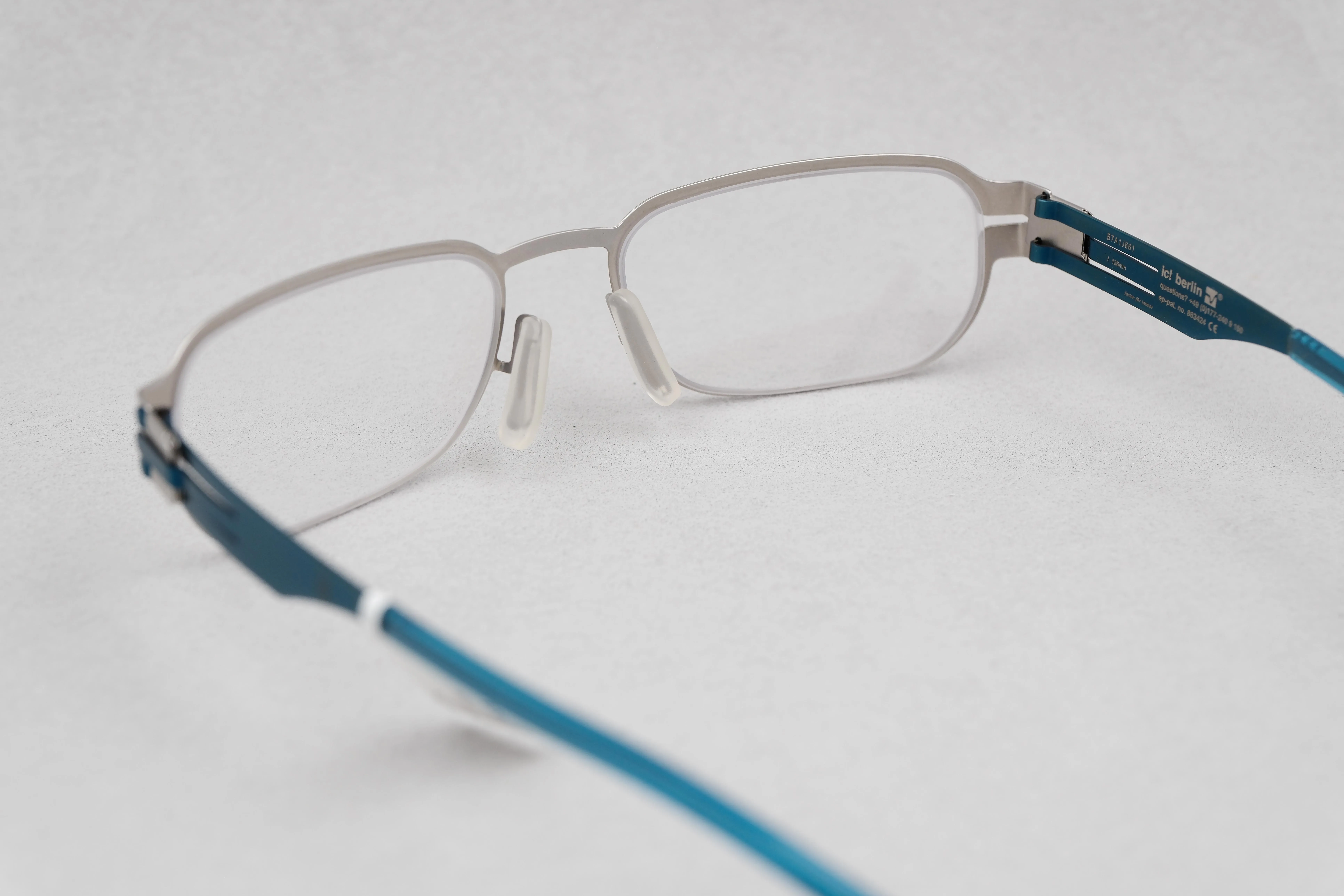 ic!berlin nalah blue