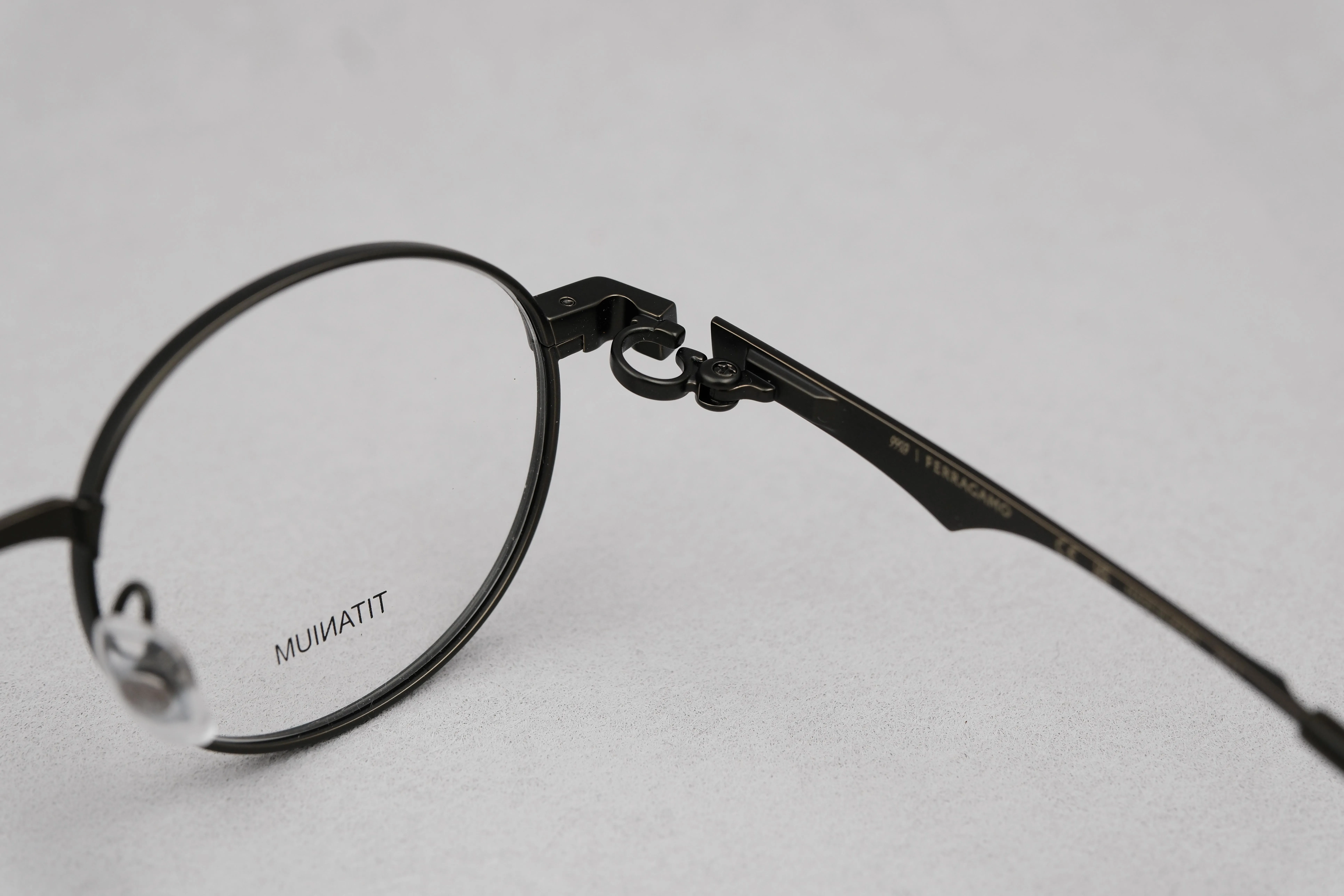 Ferragamo SF9012 275 48 999.9聯名