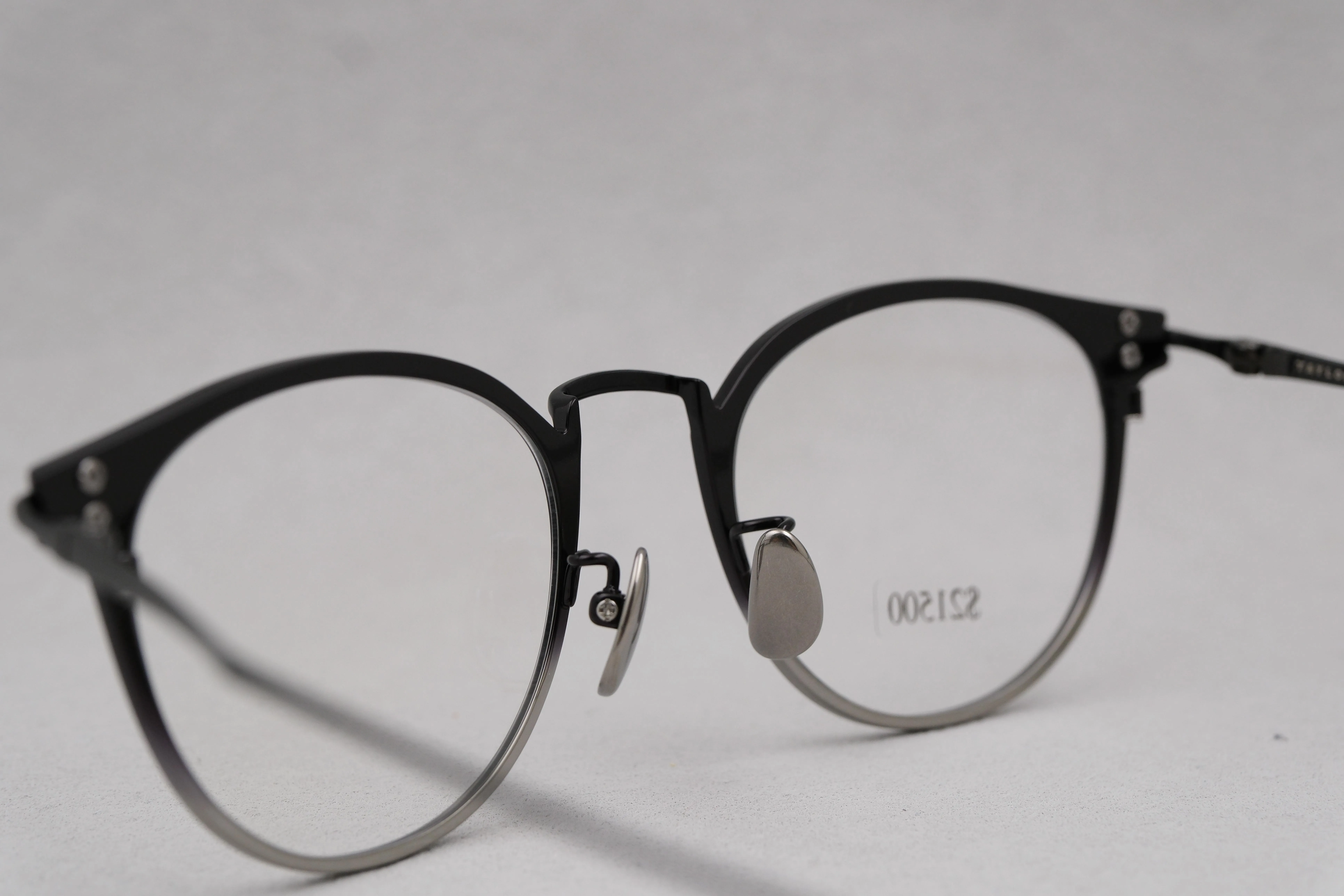 Taylor with resp plural2 col.02