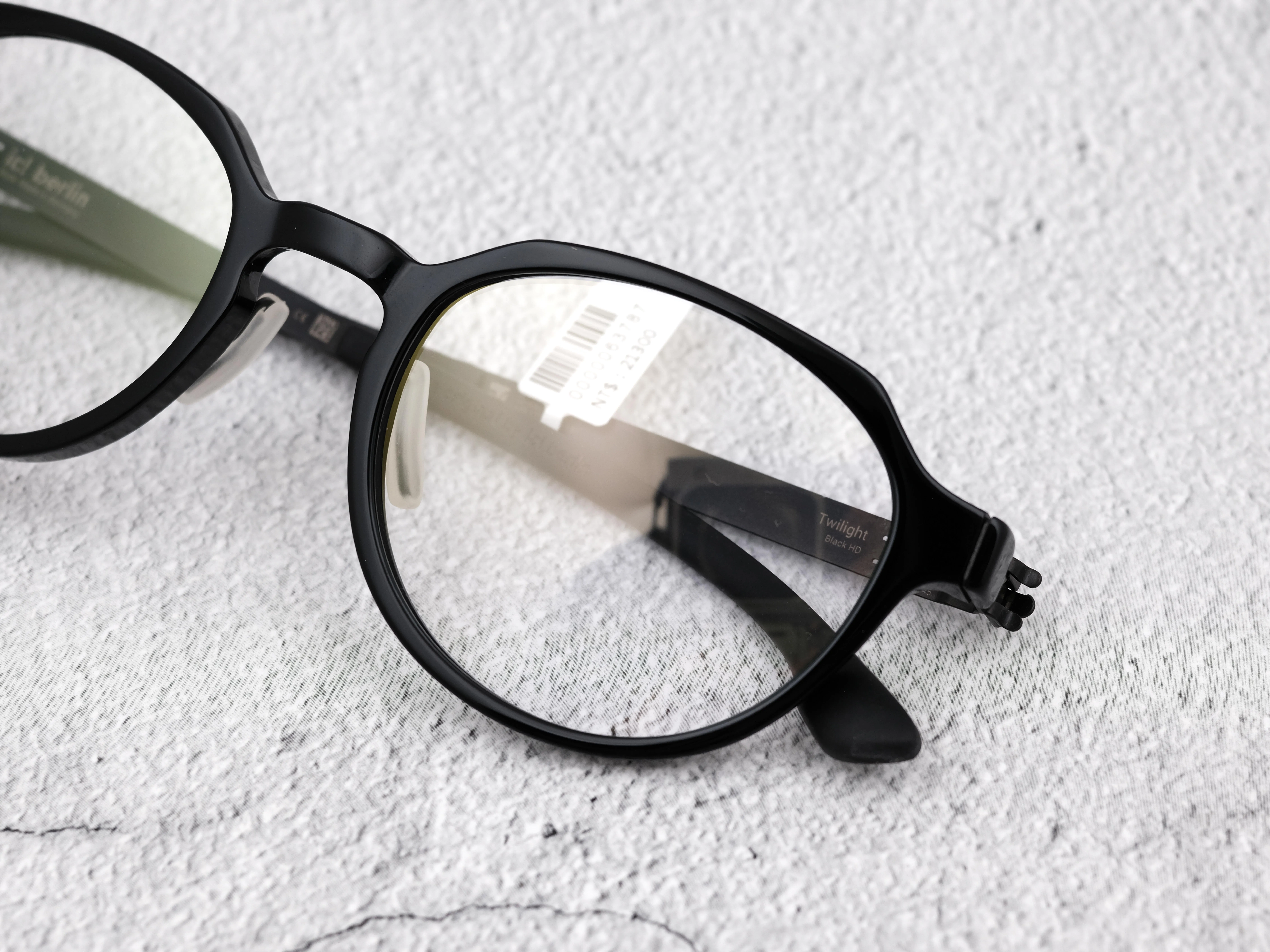 ic!berlin Twilight Black HD