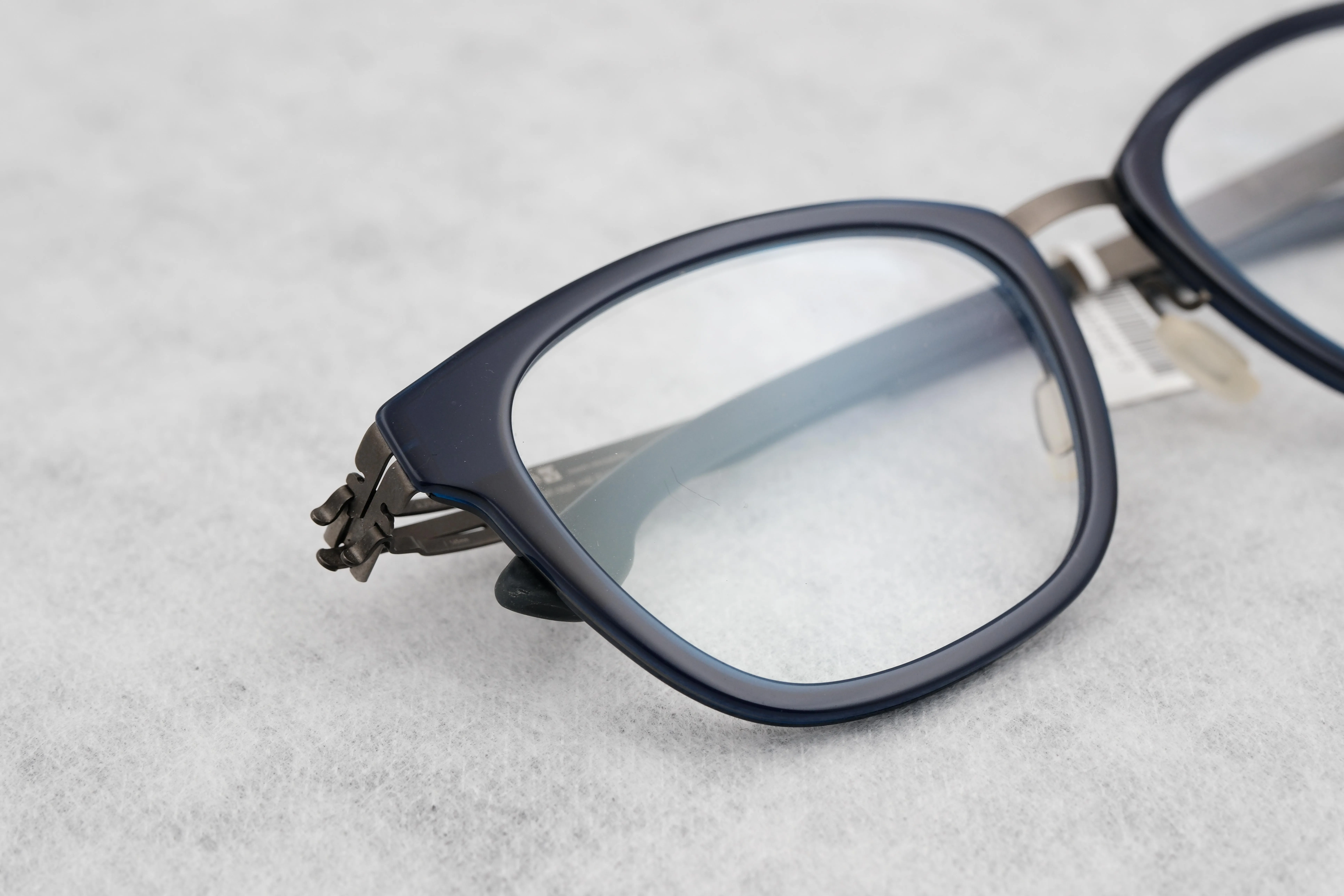 ic!berlin model kali andhi graphite A011358