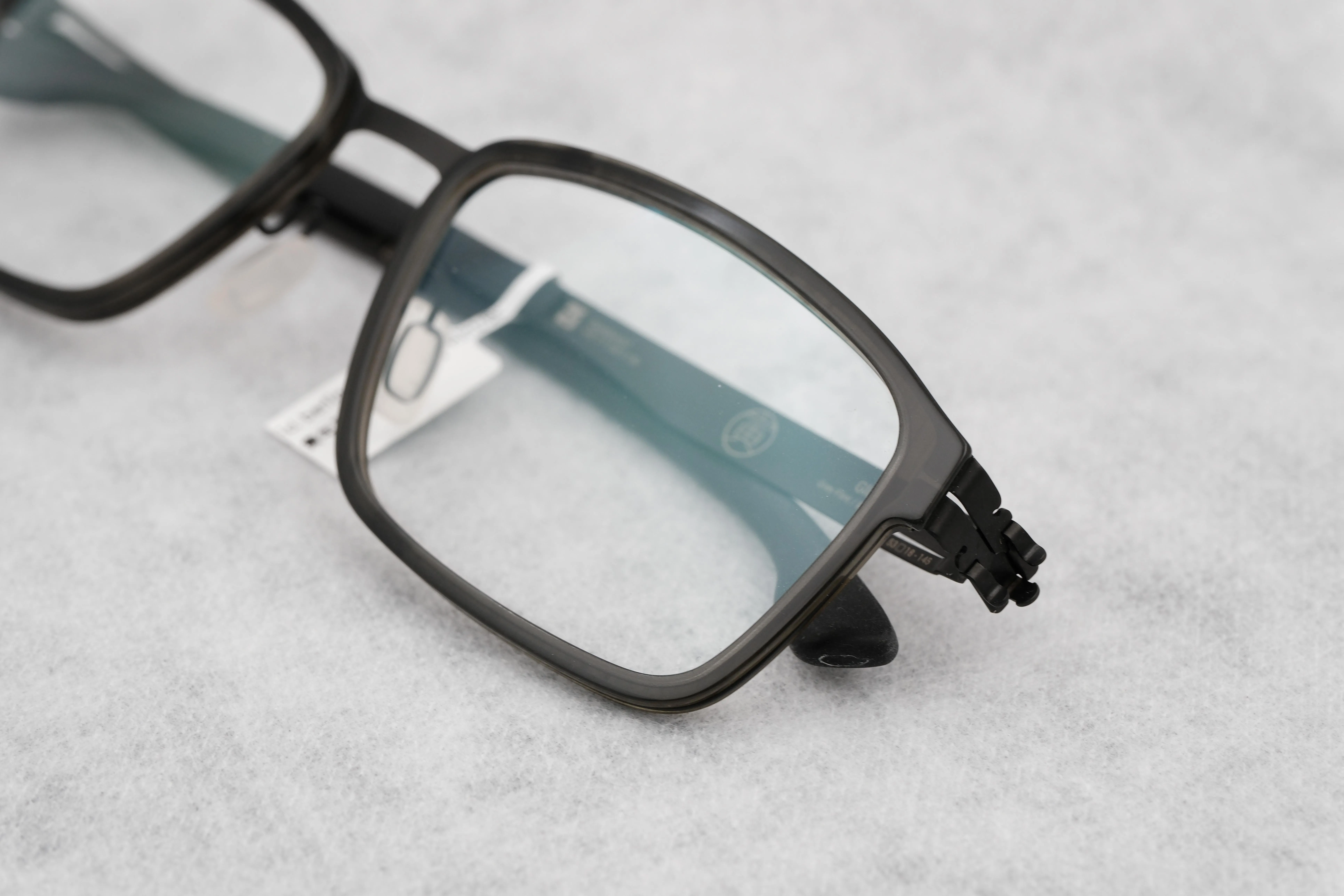 ic!berlin 寅年限定 Gluck Grey Flint/BK