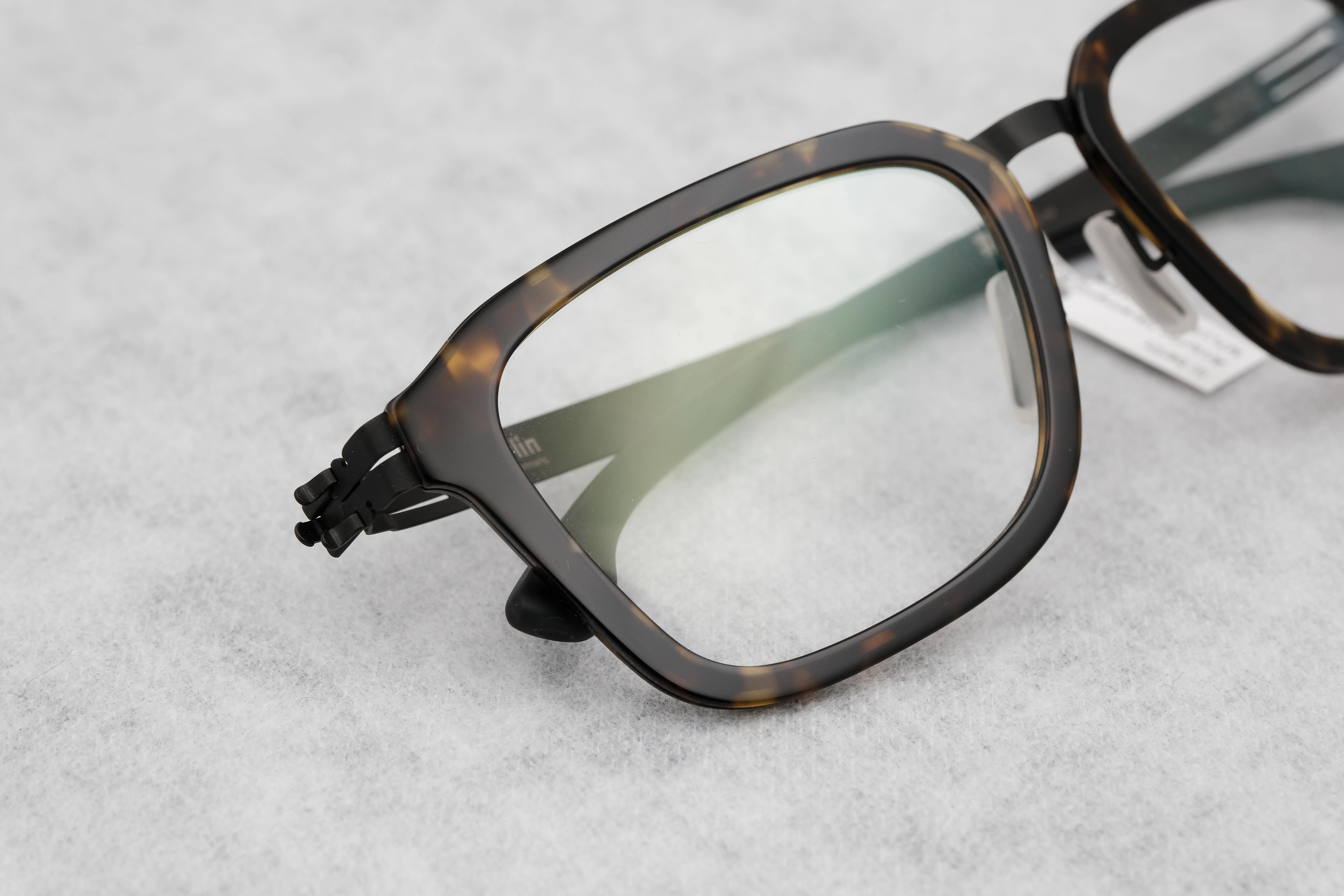 ic!berlin Arcturian HavanaHD/Black M7L1RRJ3 黑腳琥珀面