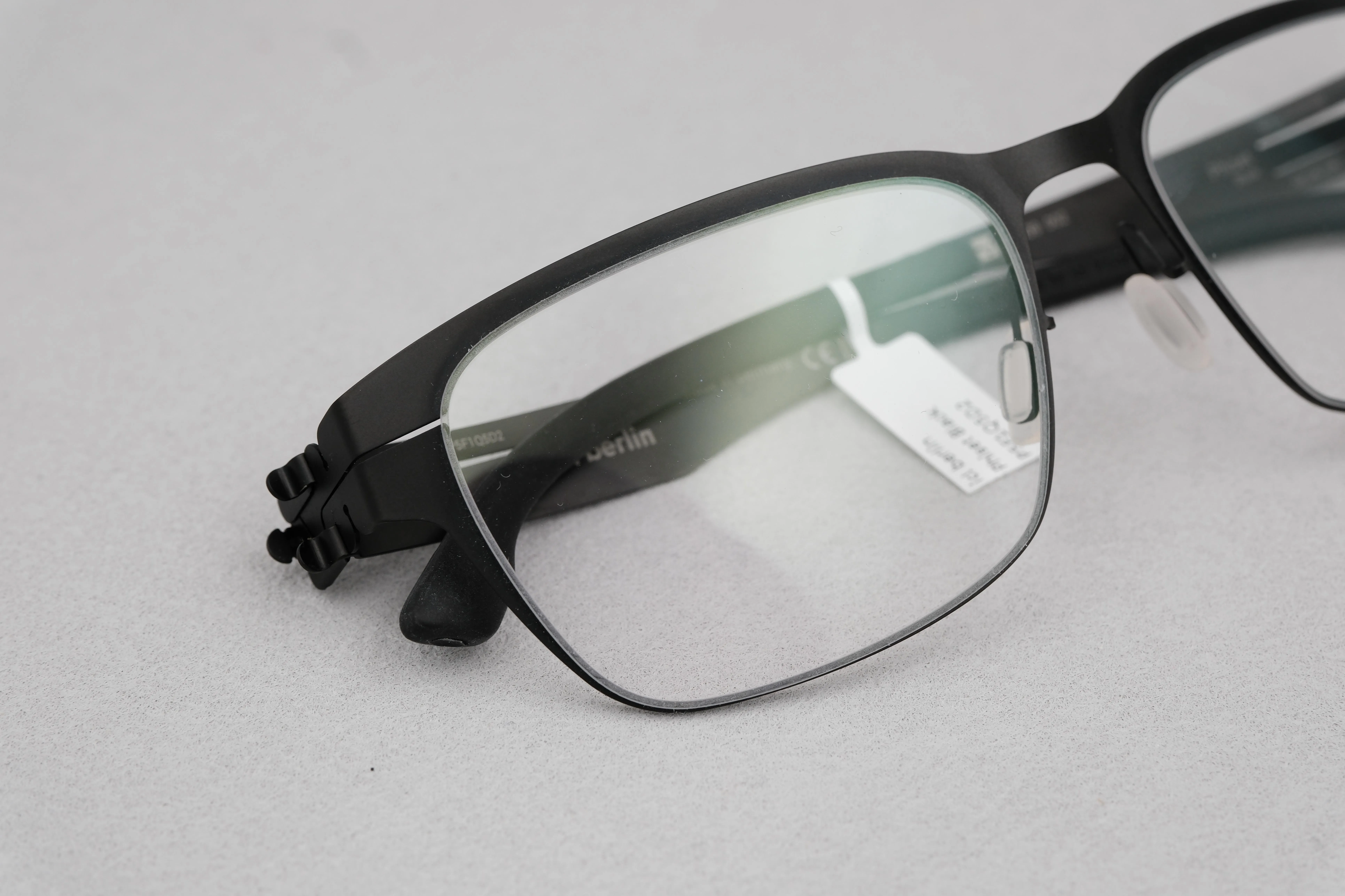 ic!berlin Phiset Black