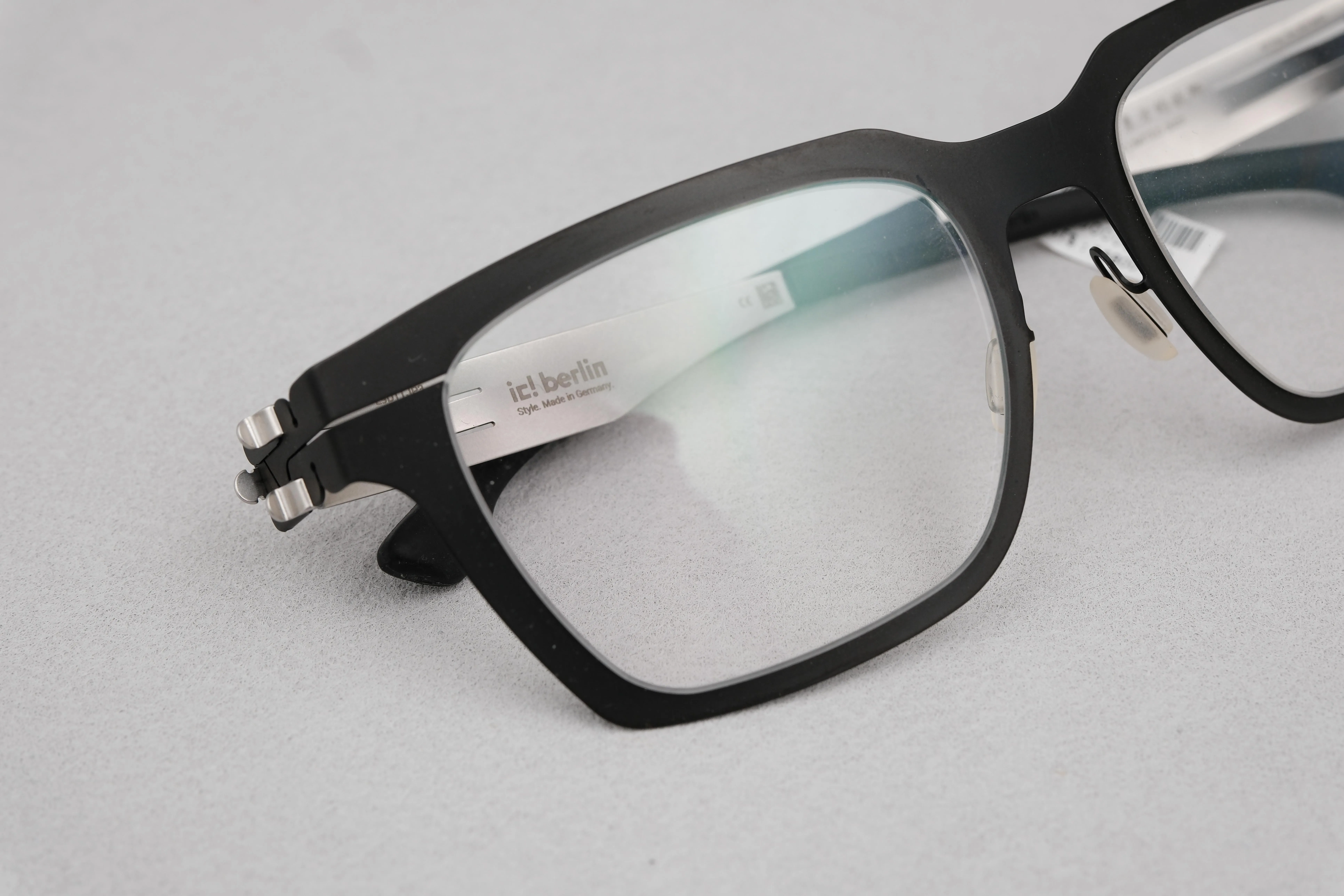 ic!berlin 台灣東方的故鄉 TAIWAN LIMTED 2022 霧黑框銀鏡腳