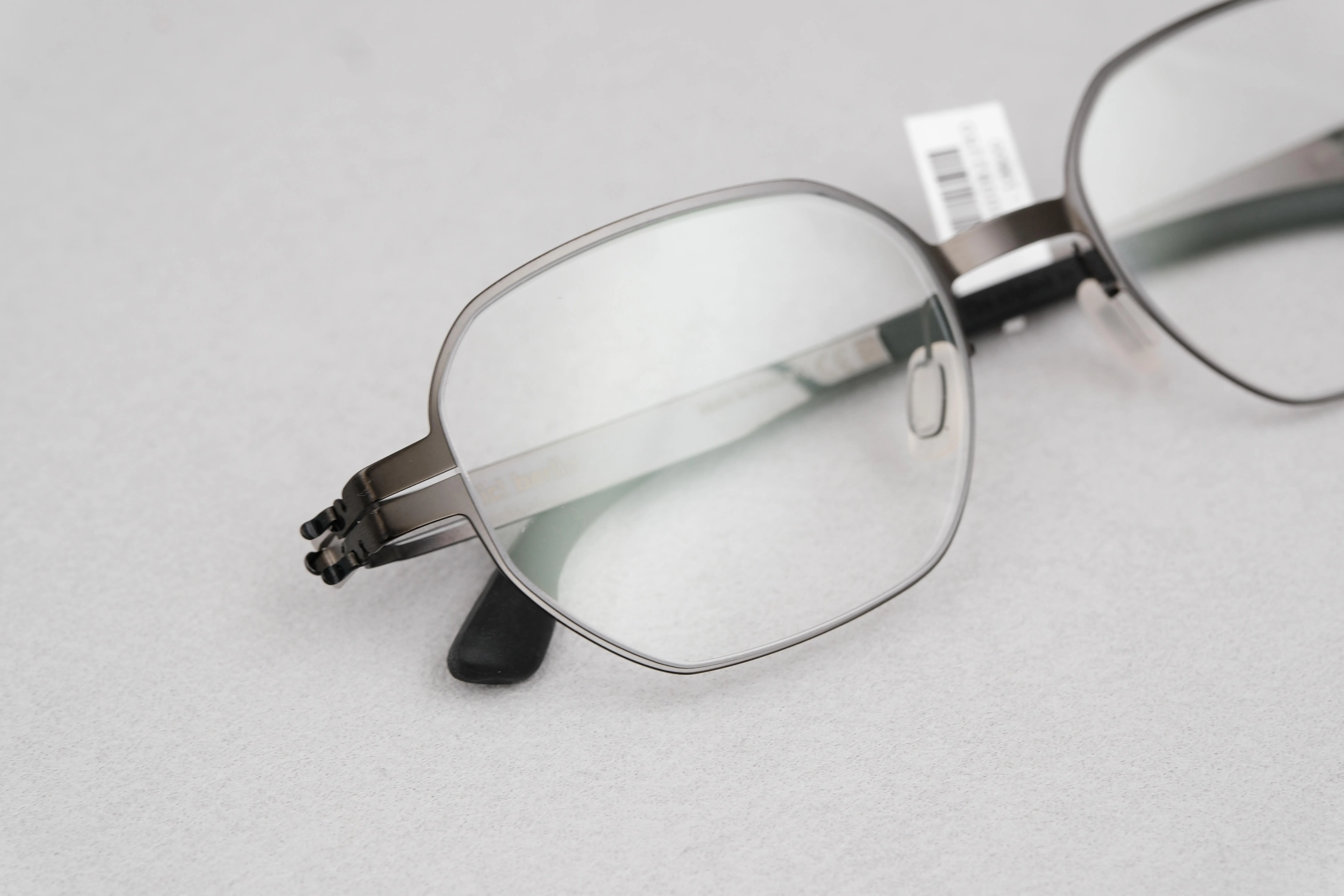 ic!berlin Istimewa Gun Metal