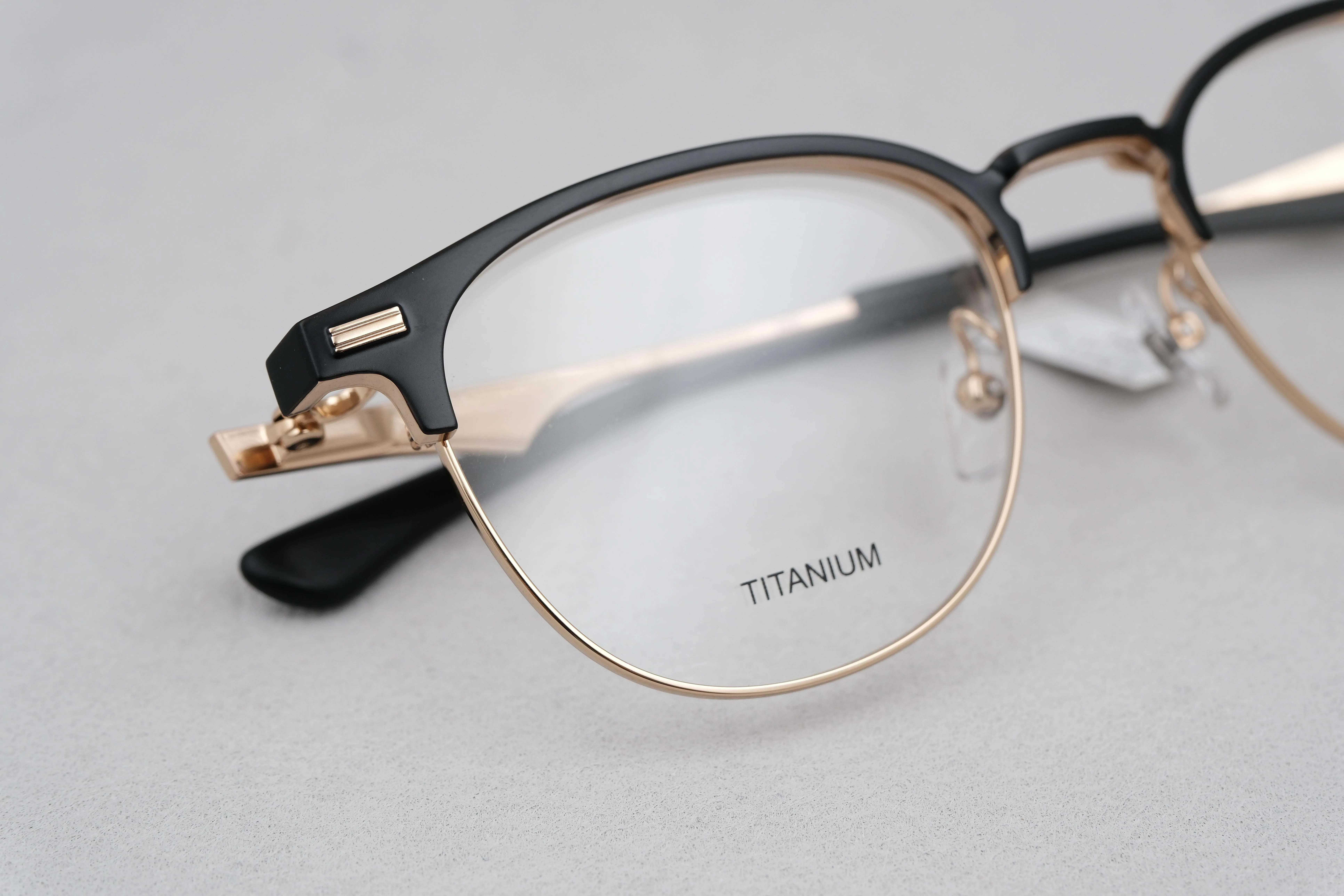 Ferragamo SF9011 017 50 999.9聯名