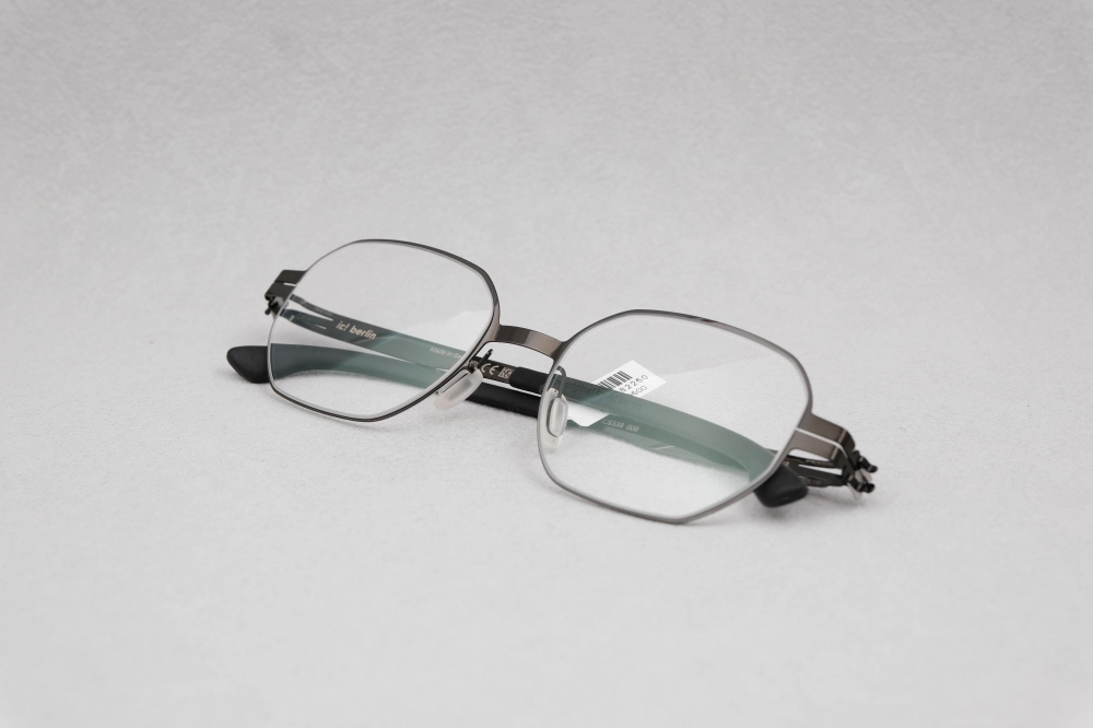 ic!berlin Istimewa Gun Metal