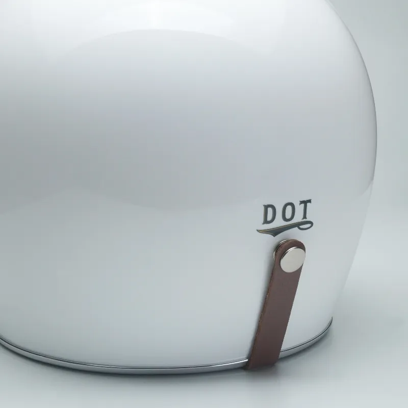 LENNON 藍儂-亮光雪地白