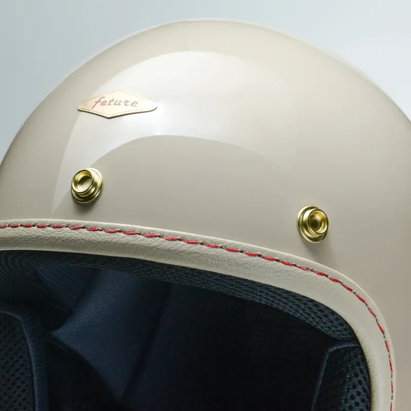 VAN Ⅲ 汎-亮光淺奶茶