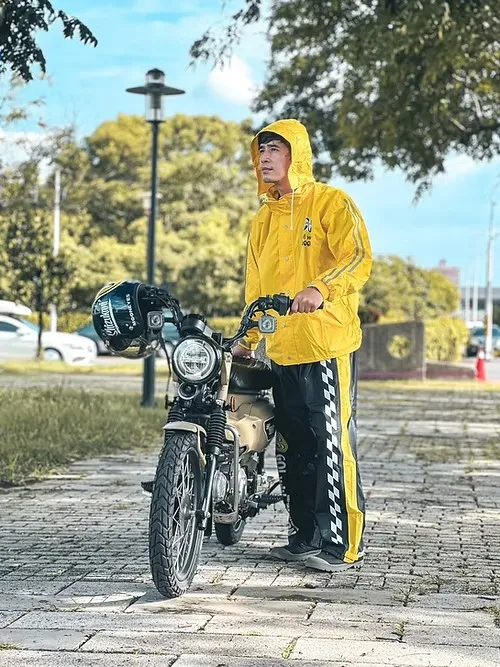 MOONEYES 騎士 兩件式雨衣 風衣 黃色款