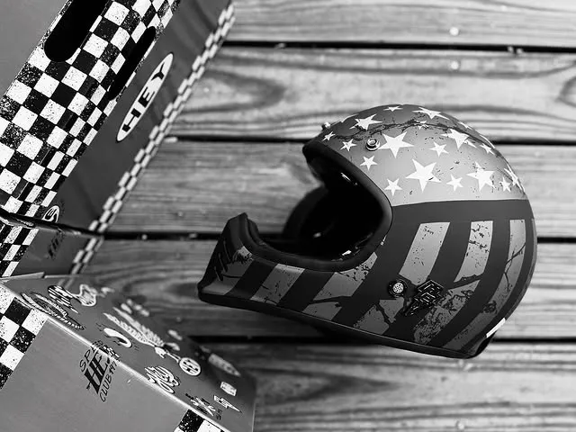 Hey Carlisle 全新發表 - 消光碳灰美國星條旗