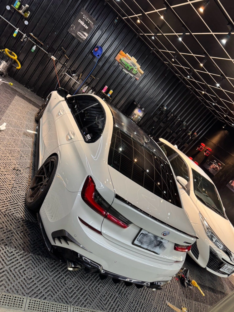 車體貼膜