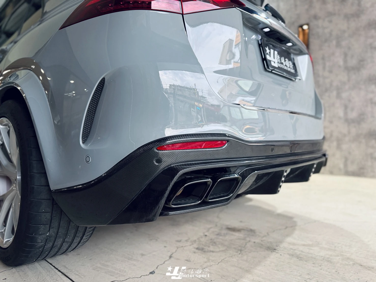全新 BENZ GLE GLE350 W167 2024- GLE63包專用 LD版本 碳纖維 前下巴 後下巴(不含尾管) 後視鏡外蓋 尾翼