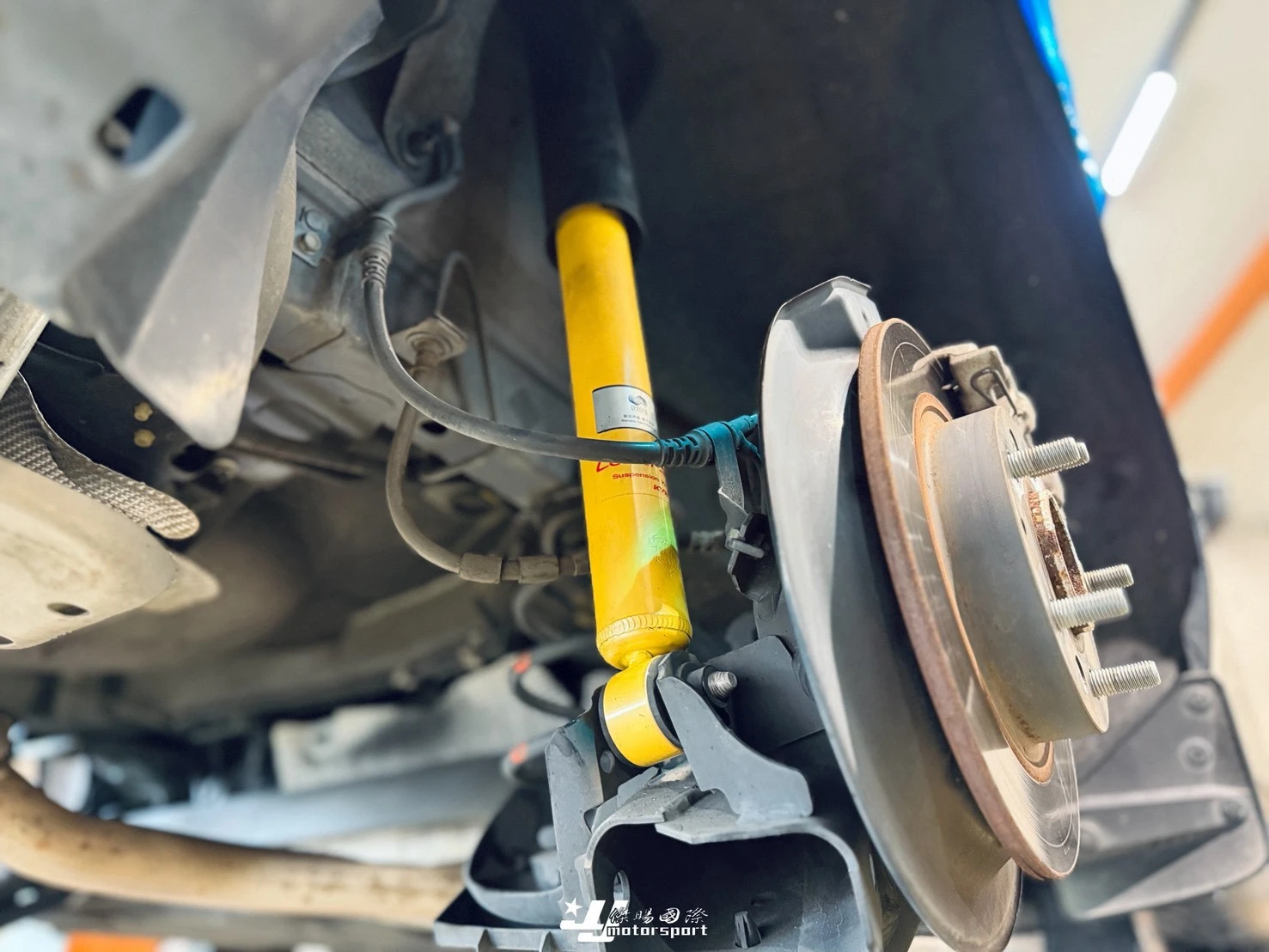 全新 馬3 MAZDA3 4代 2019-2026年 日本 KYB 黃筒 避震器 黃桶 桶身