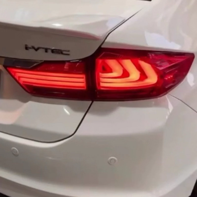 全新 HONDA CITY 14 15 16 17 18年 紅白 三線款 光柱LED 導光 跑馬 尾燈