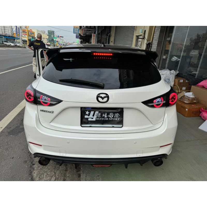 全新 MAZDA3 14 15 16 17 18 年 5門 5D 專用 跑馬方向燈 LED 光柱 尾燈